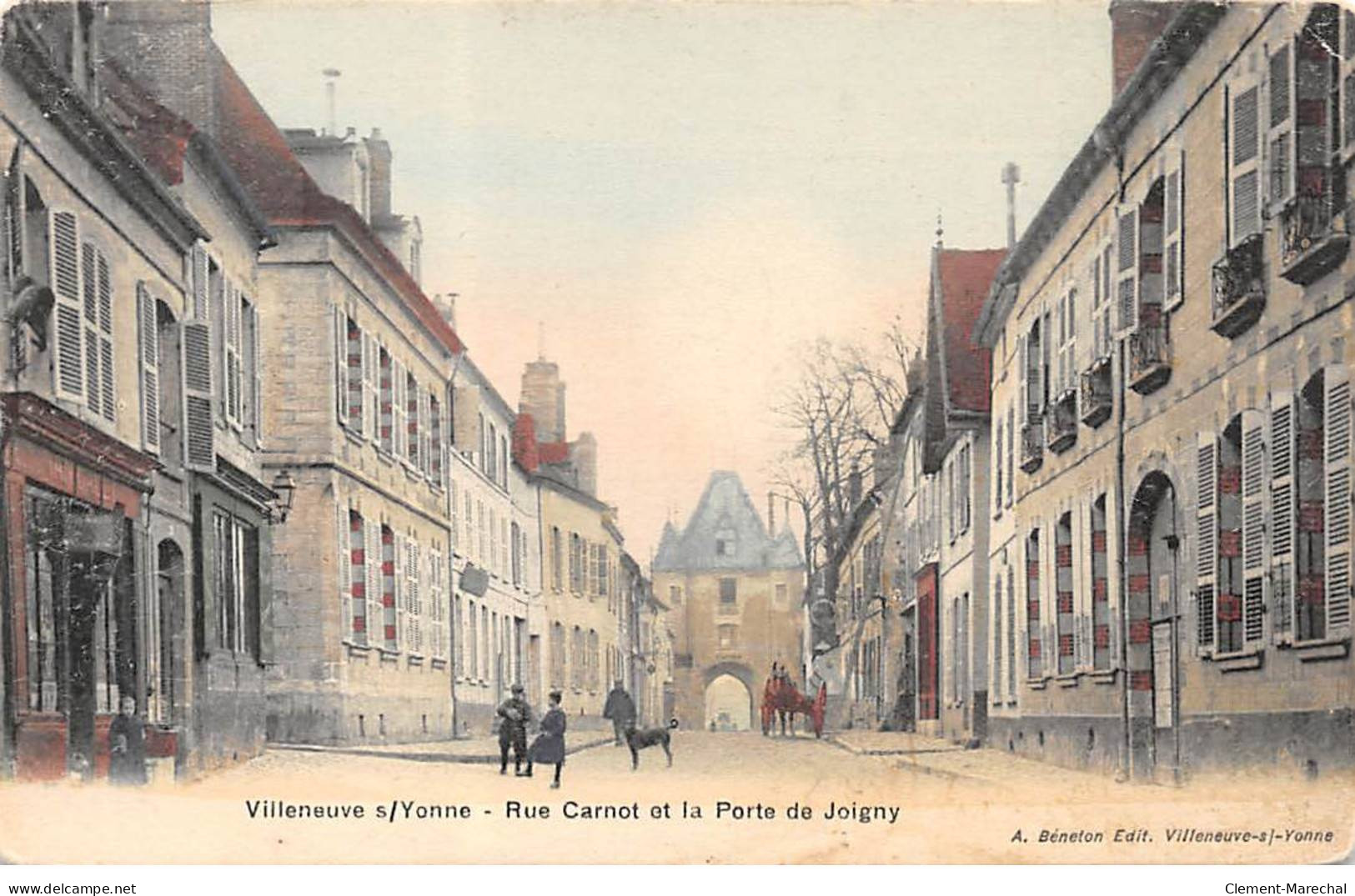 VILLENEUVE SUR YONNE - Rue Carnot Et La Porte De Joigny - état - Villeneuve-sur-Yonne