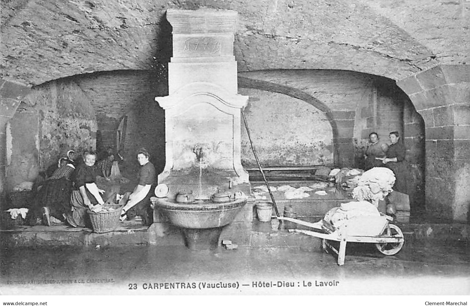 CARPENTRAS - Hôtel Dieu - Le Lavoir - Très Bon état - Carpentras