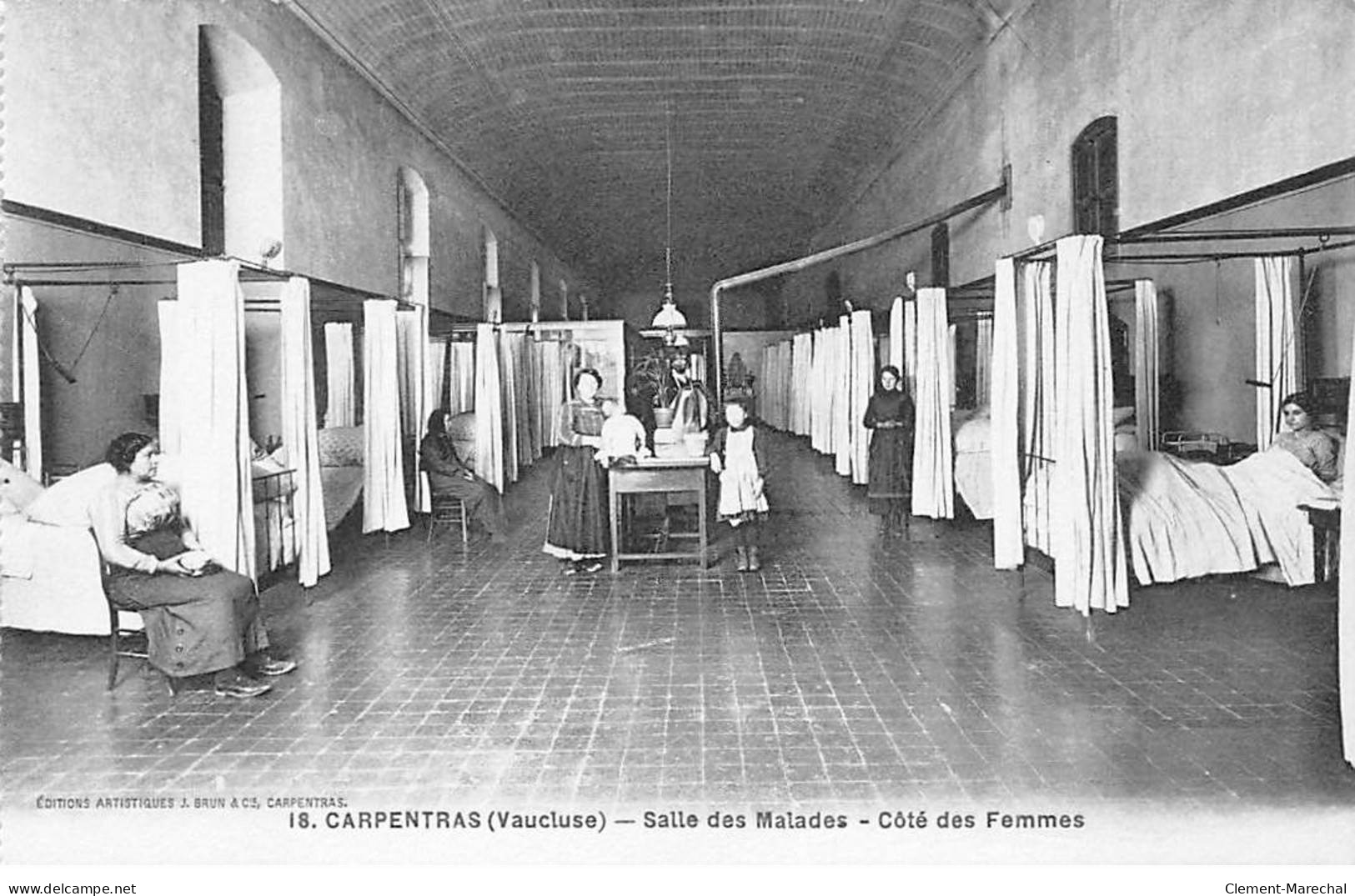CARPENTRAS - Hôtel Dieu - Salle Des Malades - Côté Des Femmes - Très Bon état - Carpentras