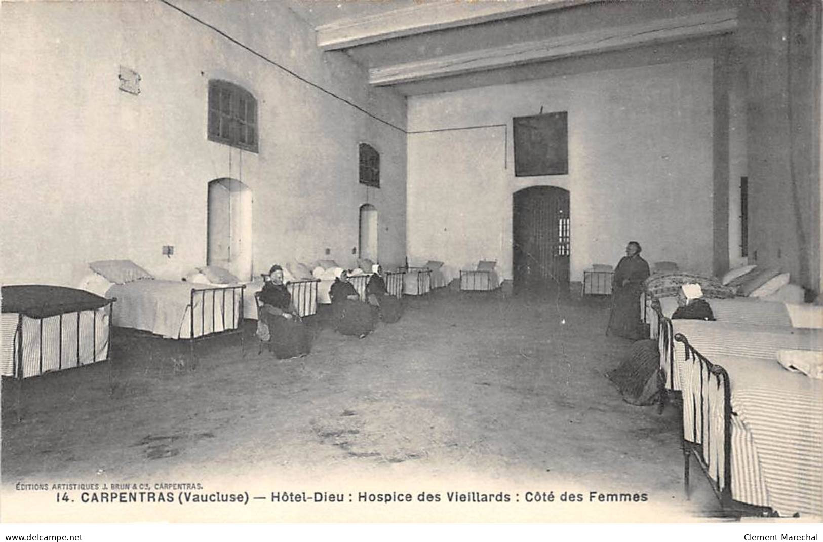 CARPENTRAS - Hôtel Dieu - Hospice Des Vieillards - Côté Des Femmes - Très Bon état - Carpentras