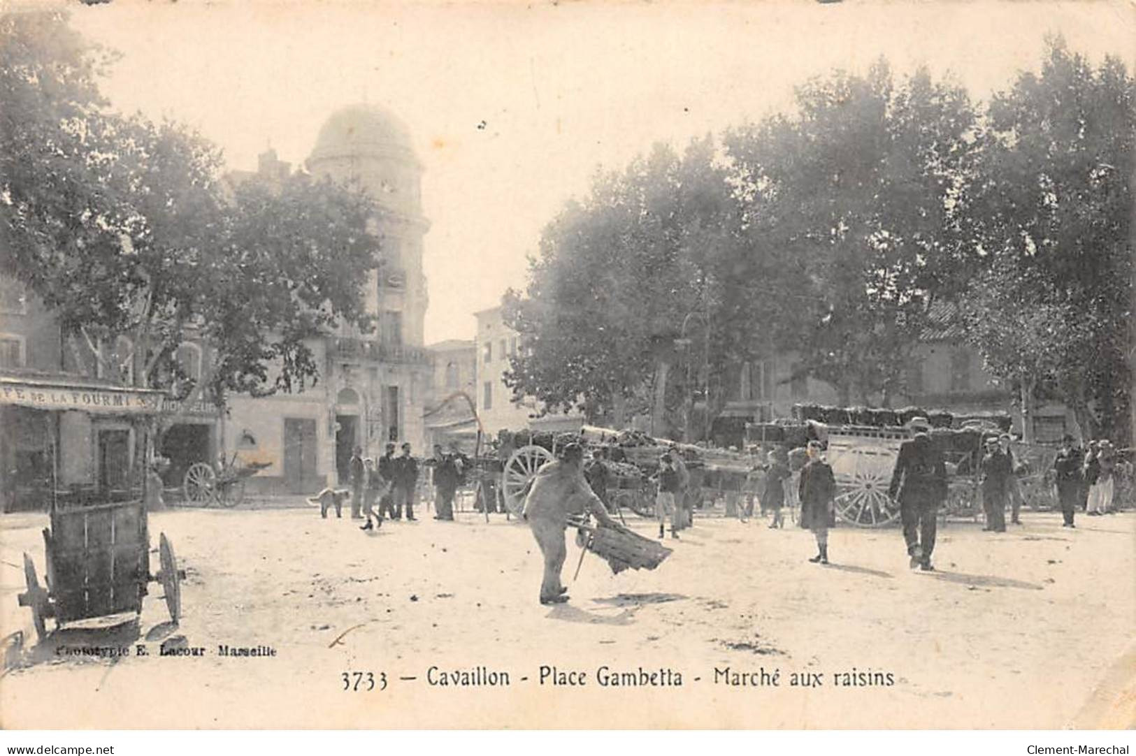 CAVAILLON - Place Gambetta - Marché Aux Raisins - état - Cavaillon