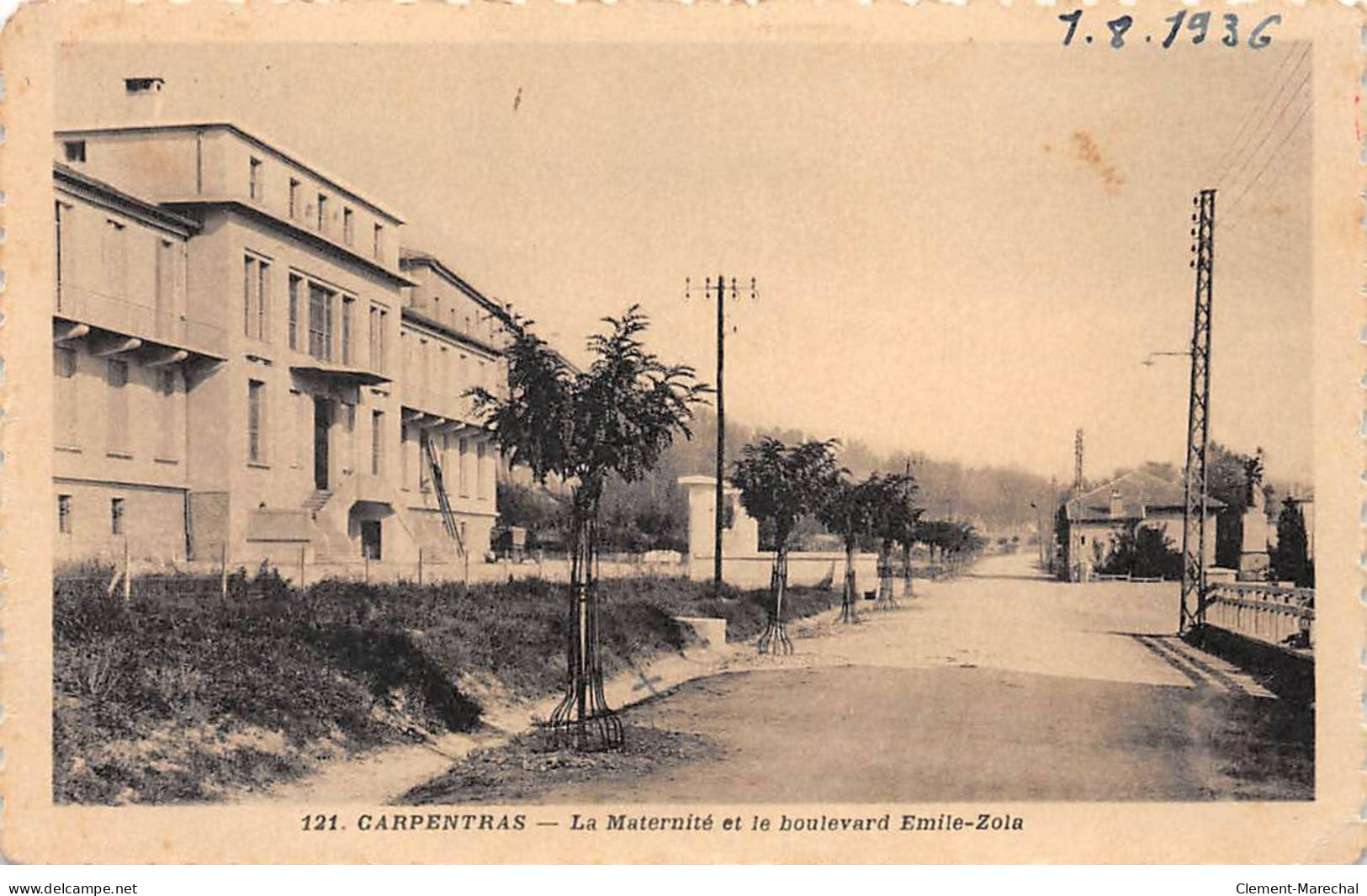 CARPENTRAS - La Maternité Et Le Boulevard Emile Zola - état - Carpentras