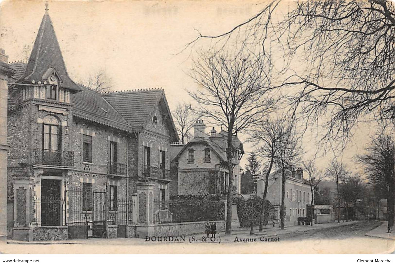 DOURDAN - Avenue Carnot - état - Dourdan