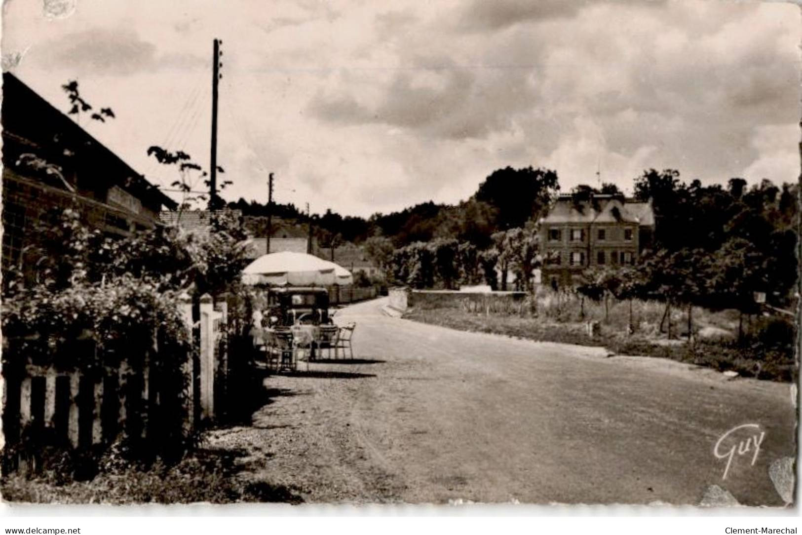 GRIGNY: La Rue Du Port - Très Bon état - Grigny