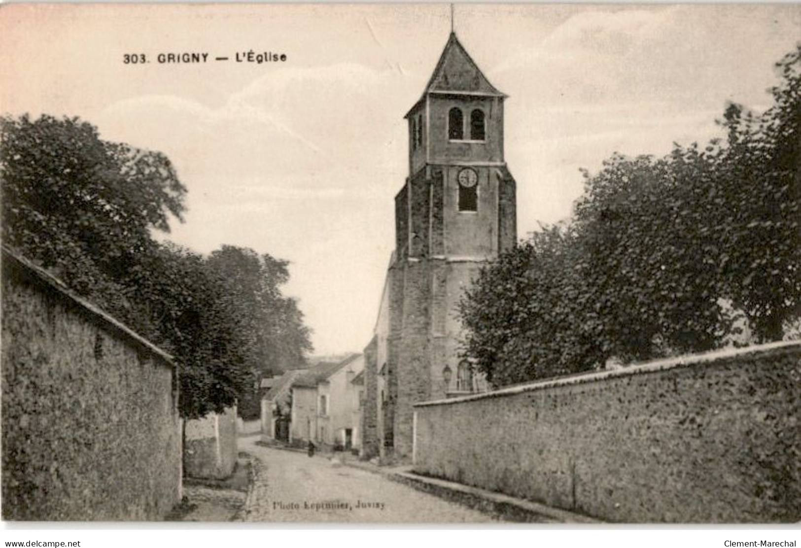 GRIGNY: L'église - Très Bon état - Grigny