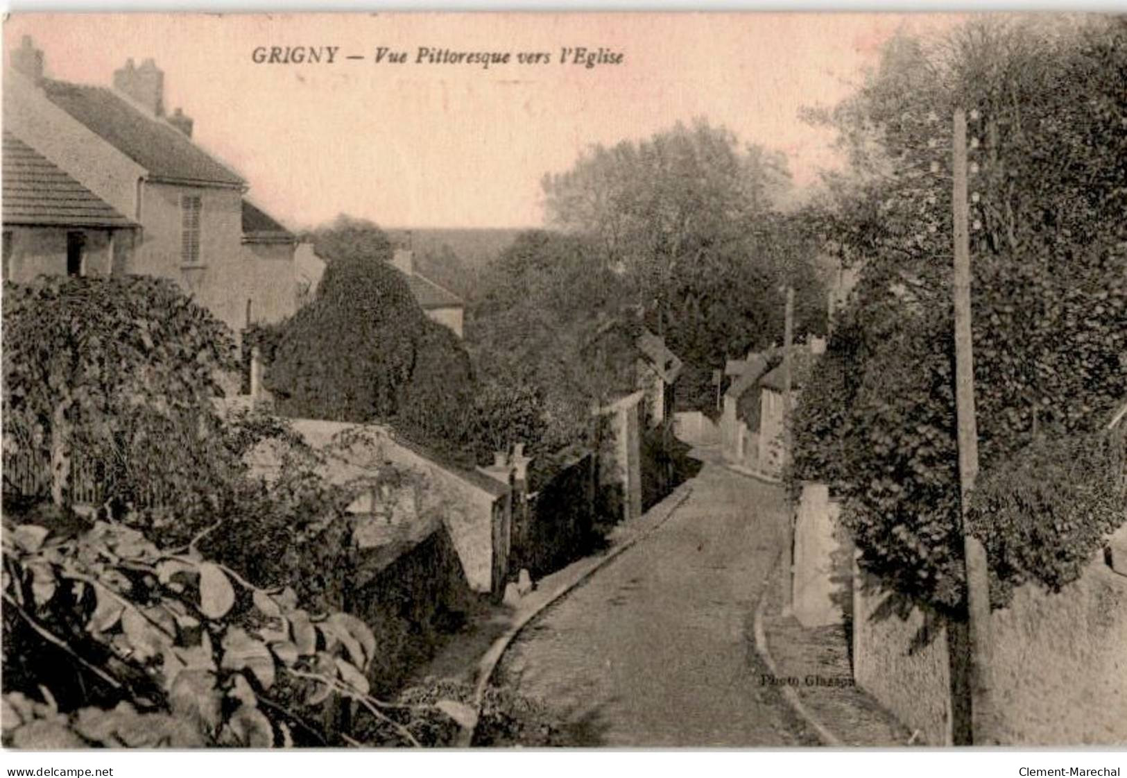 GRIGNY: Vue Pittoresque Vers L'église - état - Grigny