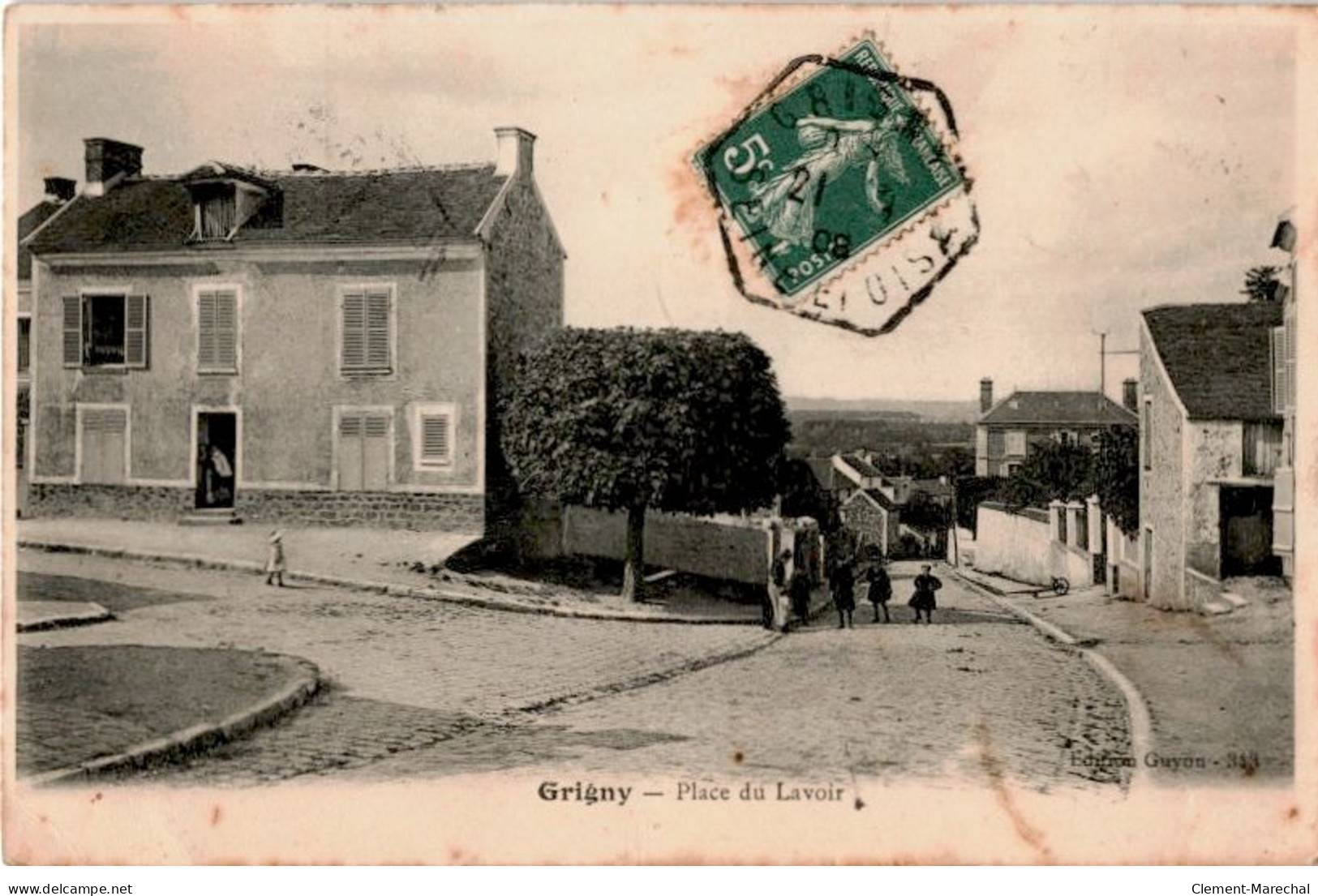 GRIGNY: Place Du Lavoir - état - Grigny