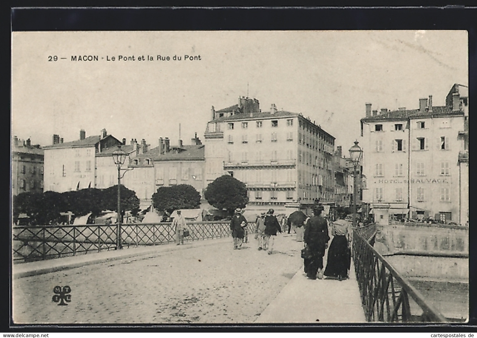 CPA Macon, Le Pont Et La Rue Du Pont  - Macon