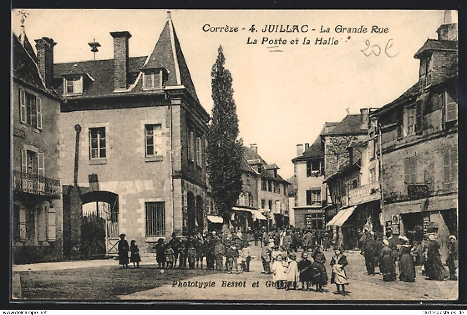 CPA Juillac, La Grande Rue, La Poste Et La Halle  - Juillac