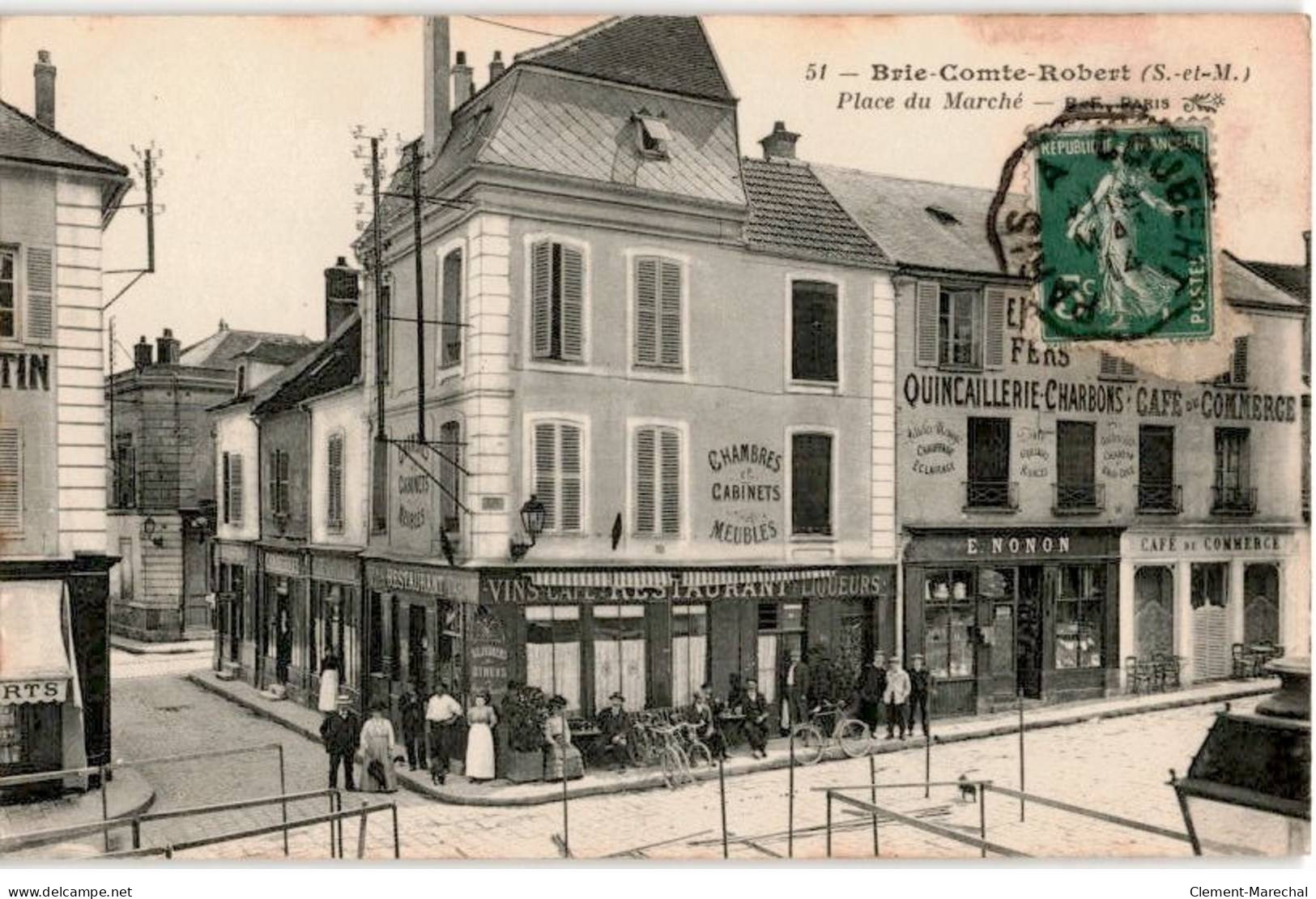 BRIE COMTE ROBERT: Place Du Marché - Très Bon état - Brie Comte Robert