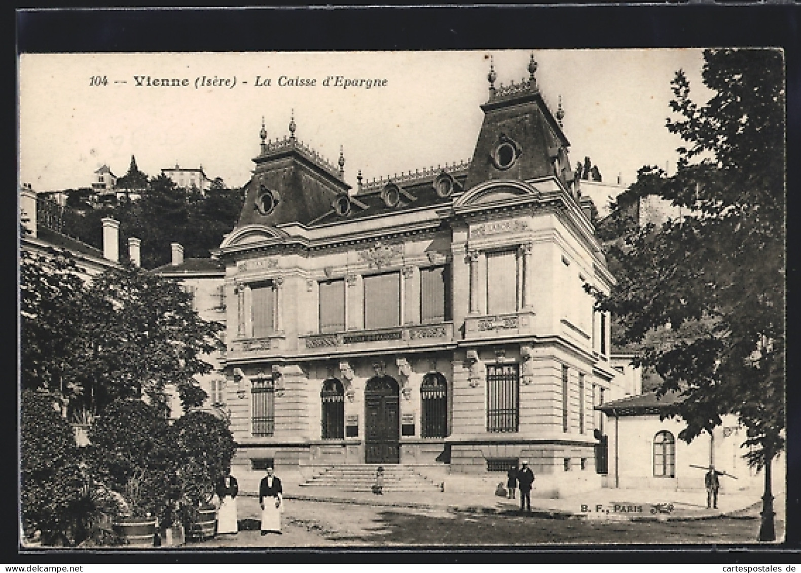 CPA Vienne, La Caisse D`Epargne  - Vienne