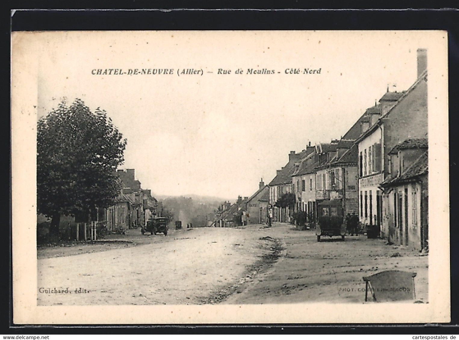 CPA Chatel-De-Neuvre, Rue De Moulins  - Moulins