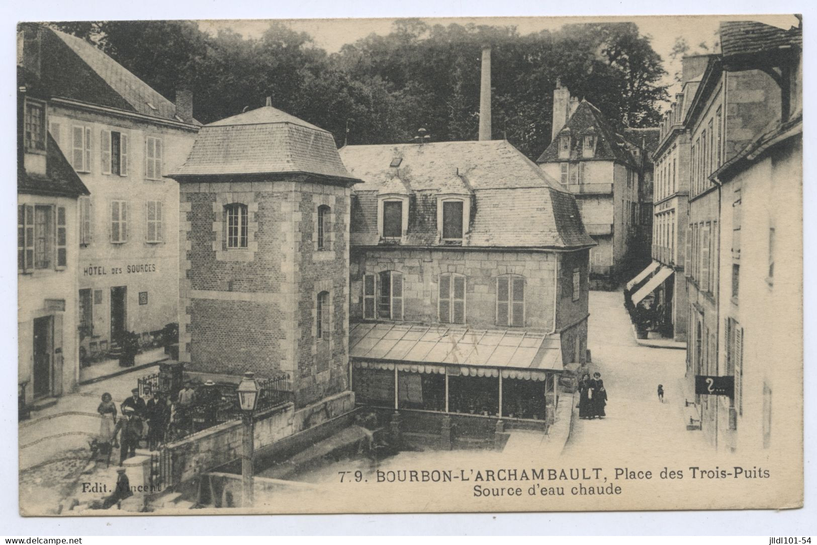 Bourbon L'Archambault, Place Des Trois Puits, Source D'eau Chaude (lt10) - Bourbon L'Archambault