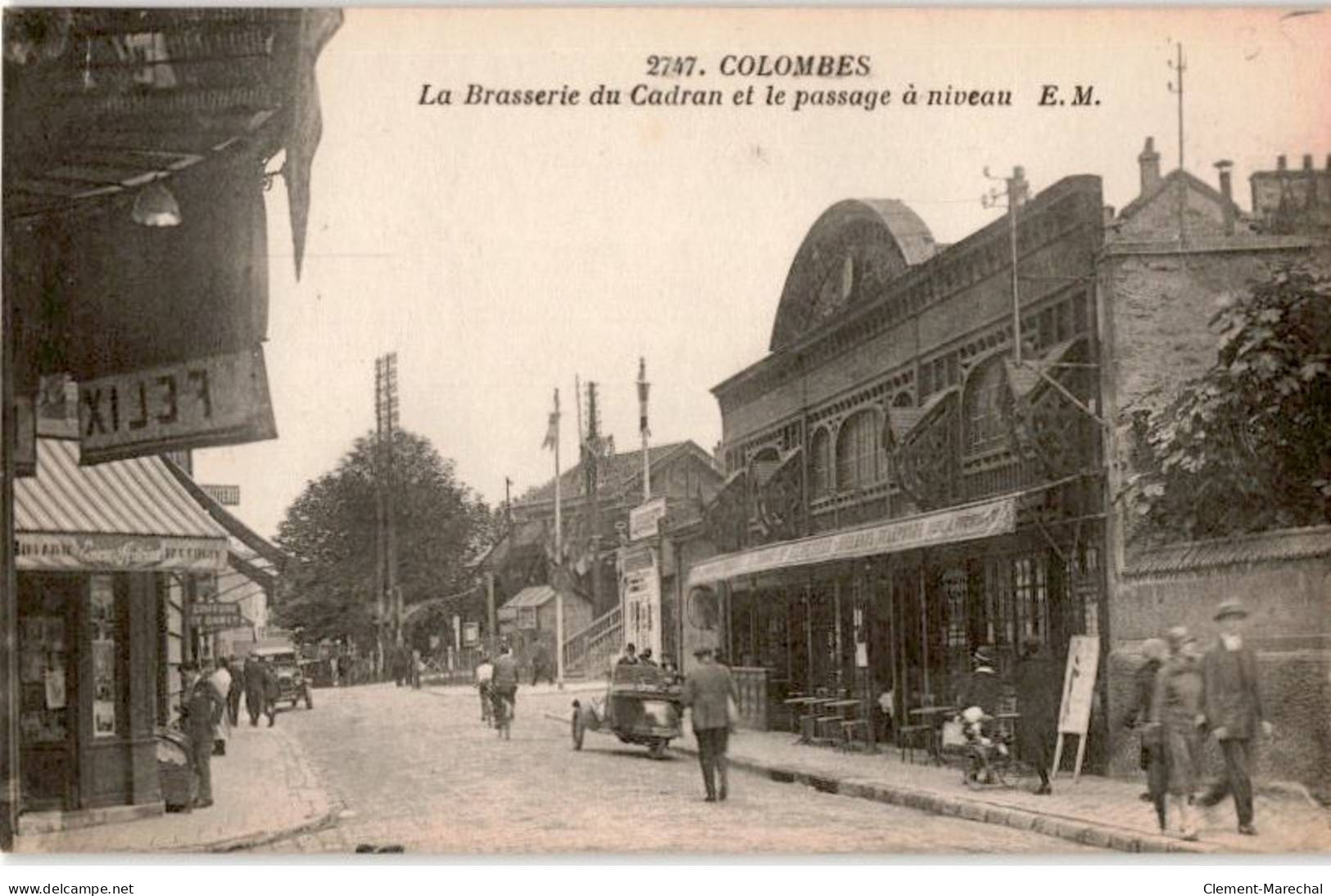 COLOMBES: La Brasserie Du Cadran Et Le Passage à Niveau - Très Bon état - Colombes