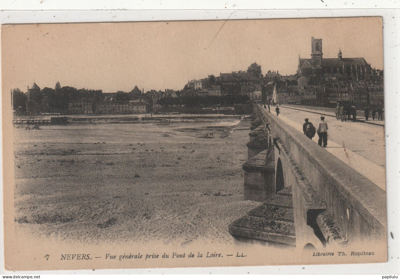 36 : DEPT 58 : édit. Th Ropiteau Libr. : Nevers Vue Générale Prise Du Pont De La Loire ( Carte L L N° 7 ) - Nevers