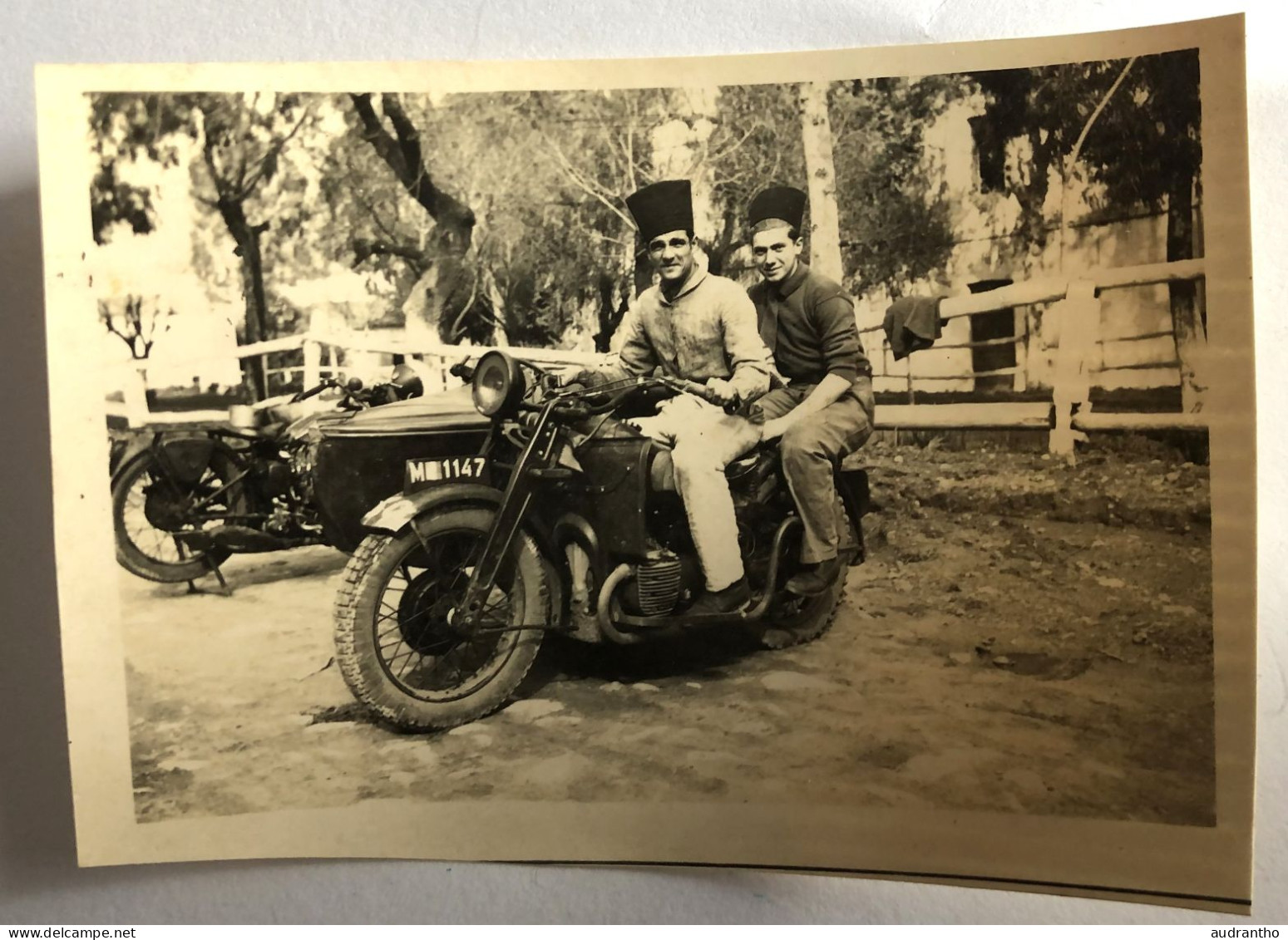 Photographie 2 Soldats Zouaves ? Sur Moto Gnome & Rhone AX2 Avec Side Car Dragons Portés 36 - Guerre, Militaire