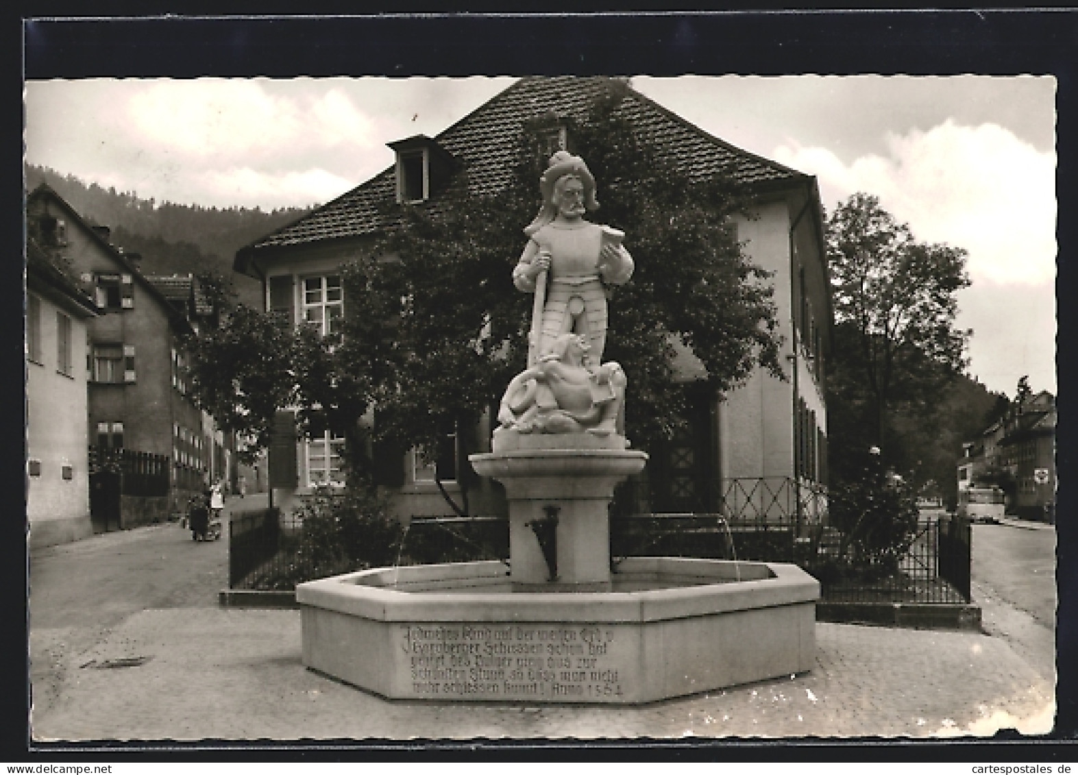 AK Hornberg Im Schwarzwald, Stadtbrunnen Mit Statue  - Hornberg