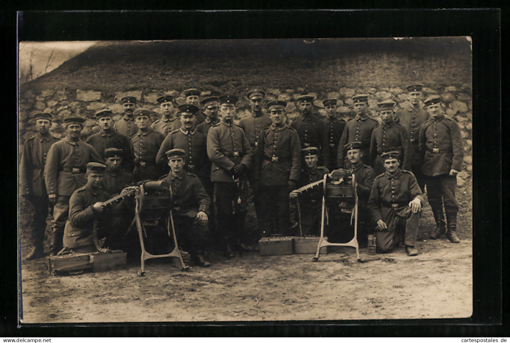 Foto-AK Gruppenbild Soldaten Mit MG  - Guerre 1914-18