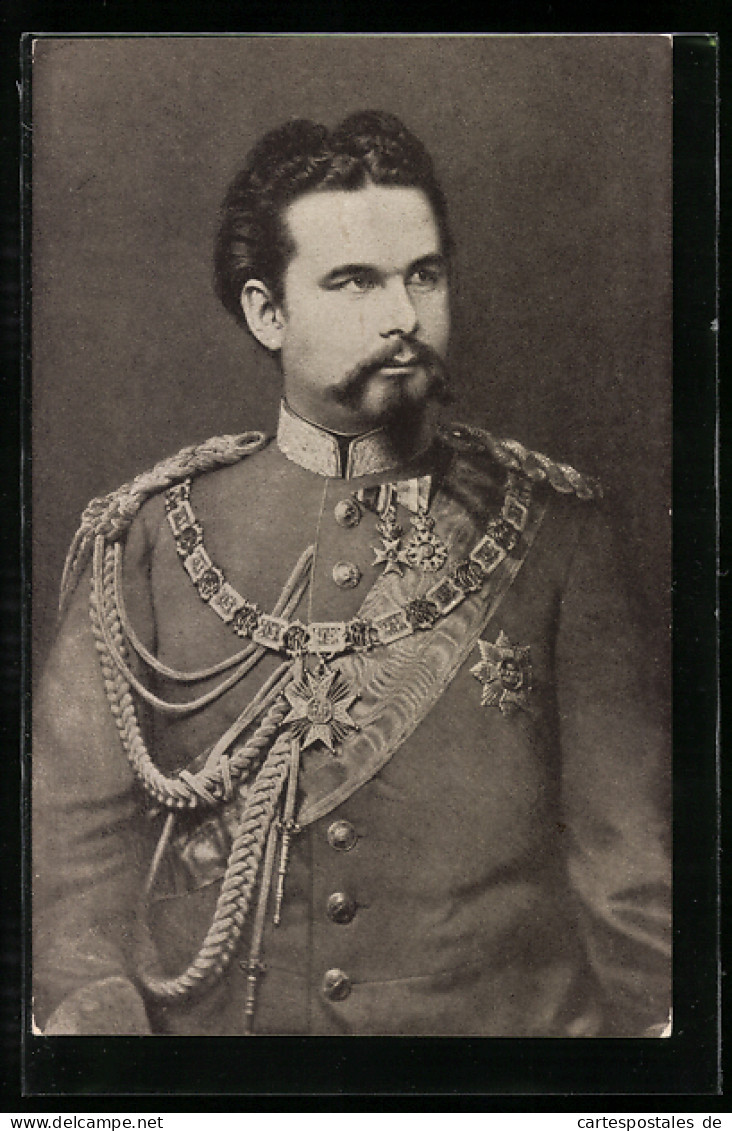 AK König Ludwig II. In Uniform Mit Orden  - Familles Royales