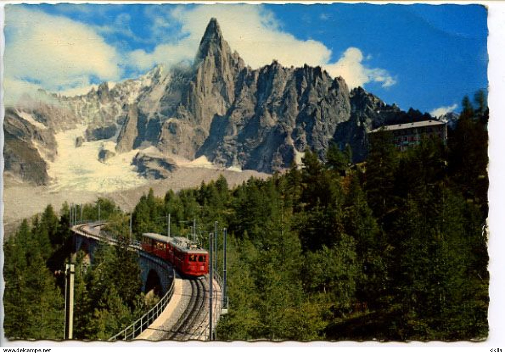 CPSM Dentelée 10.5 X 15 Haute Savoie  CHAMONIX  - MONT-BLANC  Le Train De Montenvers Et L'Aiguille Du Dru - Chamonix-Mont-Blanc