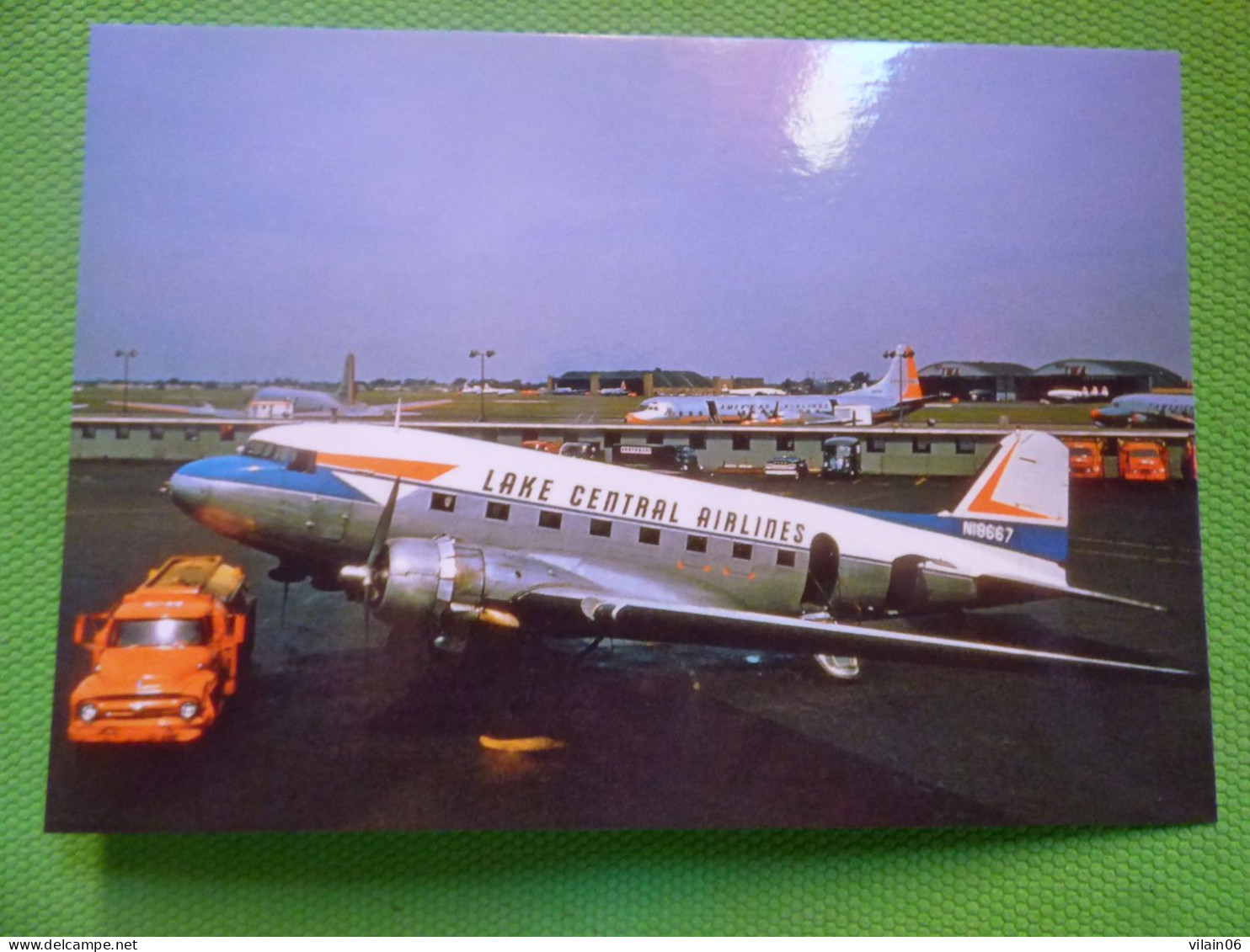 LAKE CENTRAL AIRLINES  DC 3   N18667 - 1946-....: Modern Era