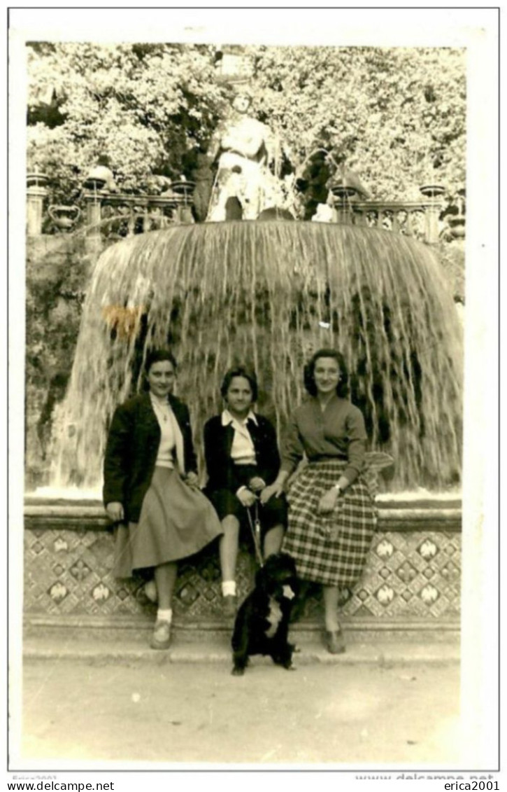 A Identifier. Cpa Photo De 1953 Prise à La Fontaine De La Ville D'Este à Tivoli En Italie. - Te Identificeren