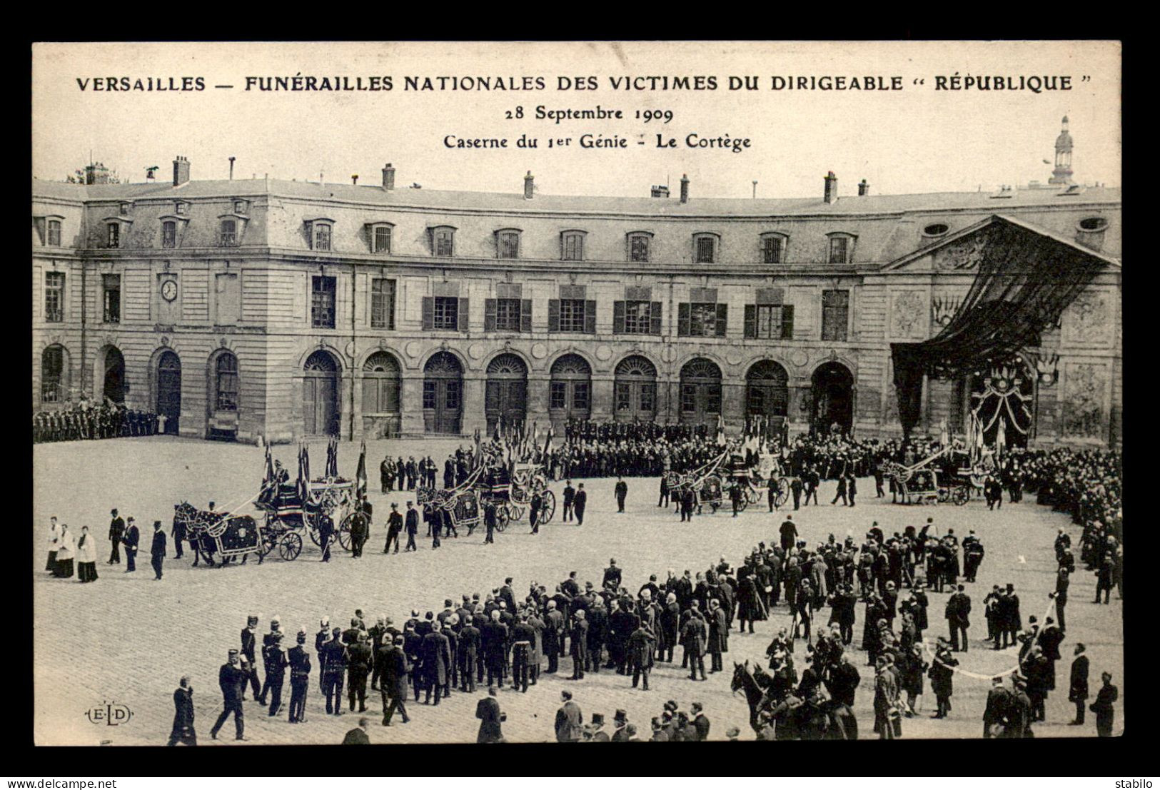 78 - VERSAILLES - FUNERAILLES DES VICTIMES DE LA CATASTROPHE DU DIRIGEABLE LA REPUBLIQUE 28 SEPT 1909 - LE CORTEGE - Versailles