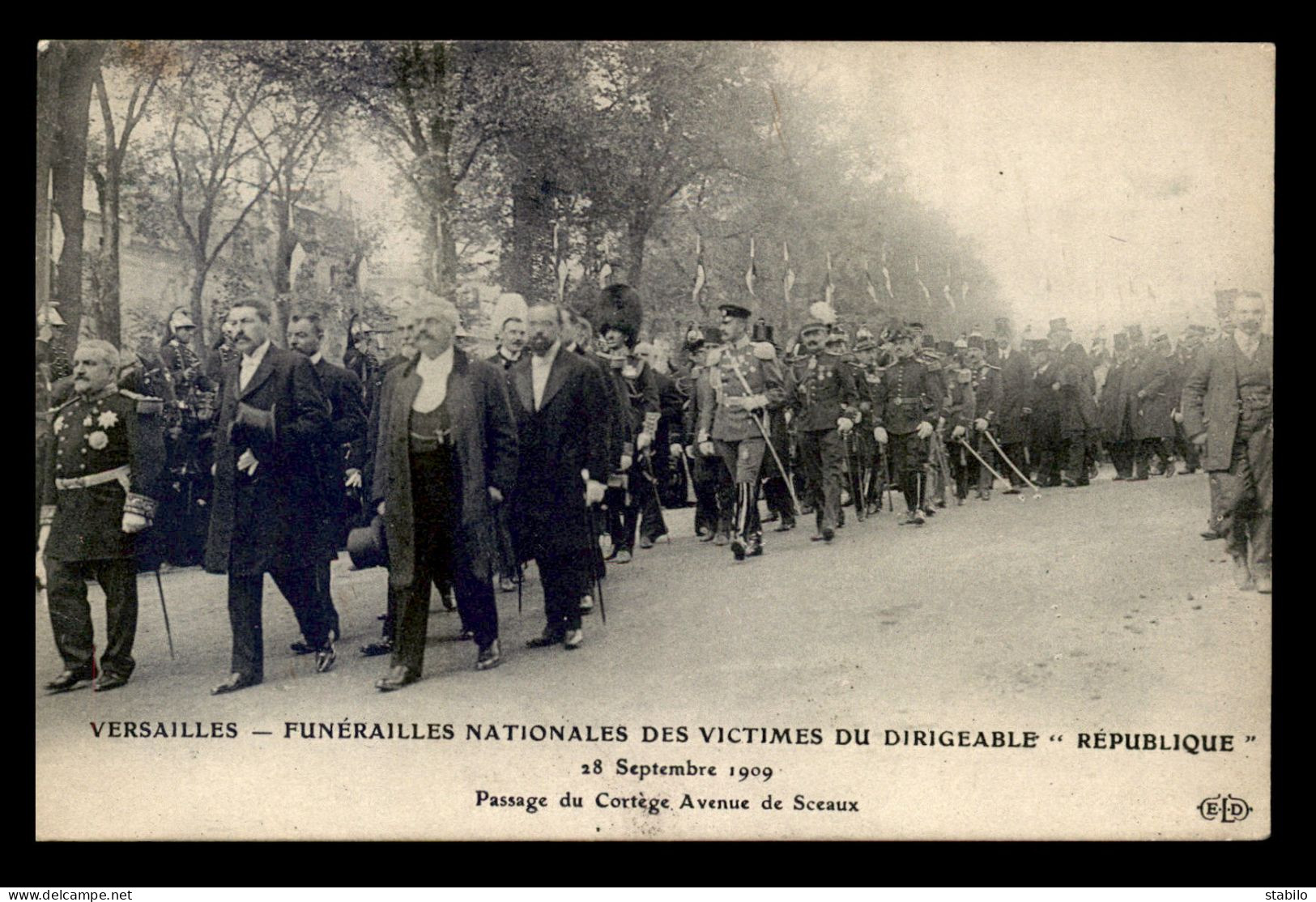 78 - VERSAILLES - FUNERAILLES DES VICTIMES DE LA CATASTROPHE DU DIRIGEABLE LA REPUBLIQUE 28 SEPT 1909 - AV DE SCEAUX - Versailles