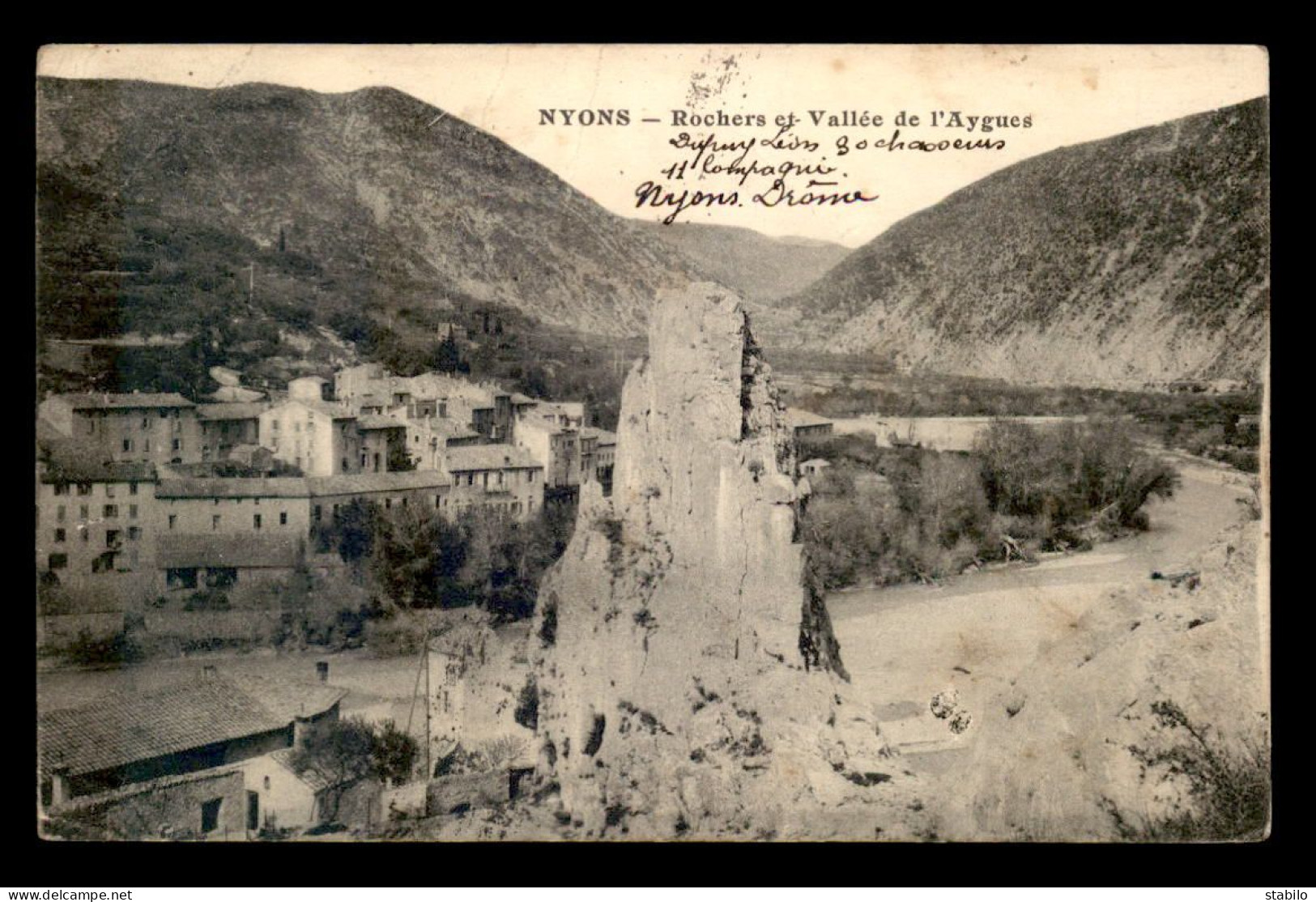 26 - NYONS - ROCHERS ET VALLEE DE L'AYGUES - Nyons