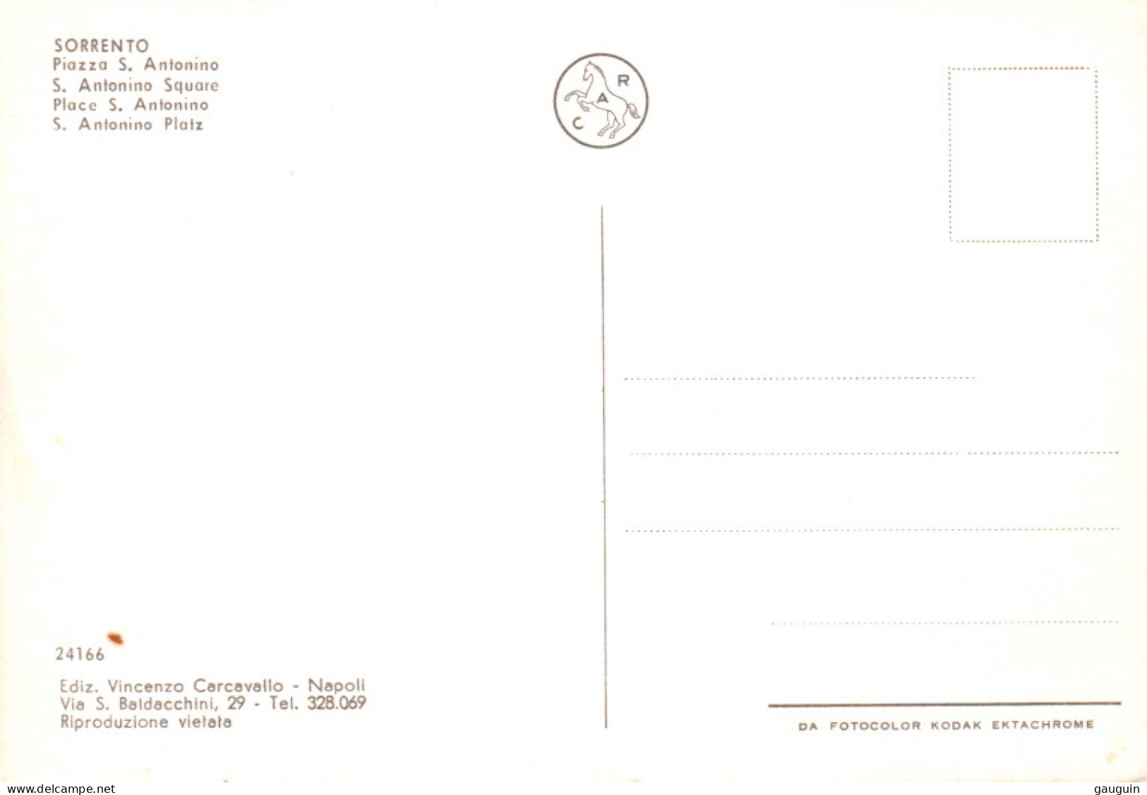 CPM - SORRENTO - Piazza S.Antonino (voitures) - Edition V.Carcavallo - Autres & Non Classés