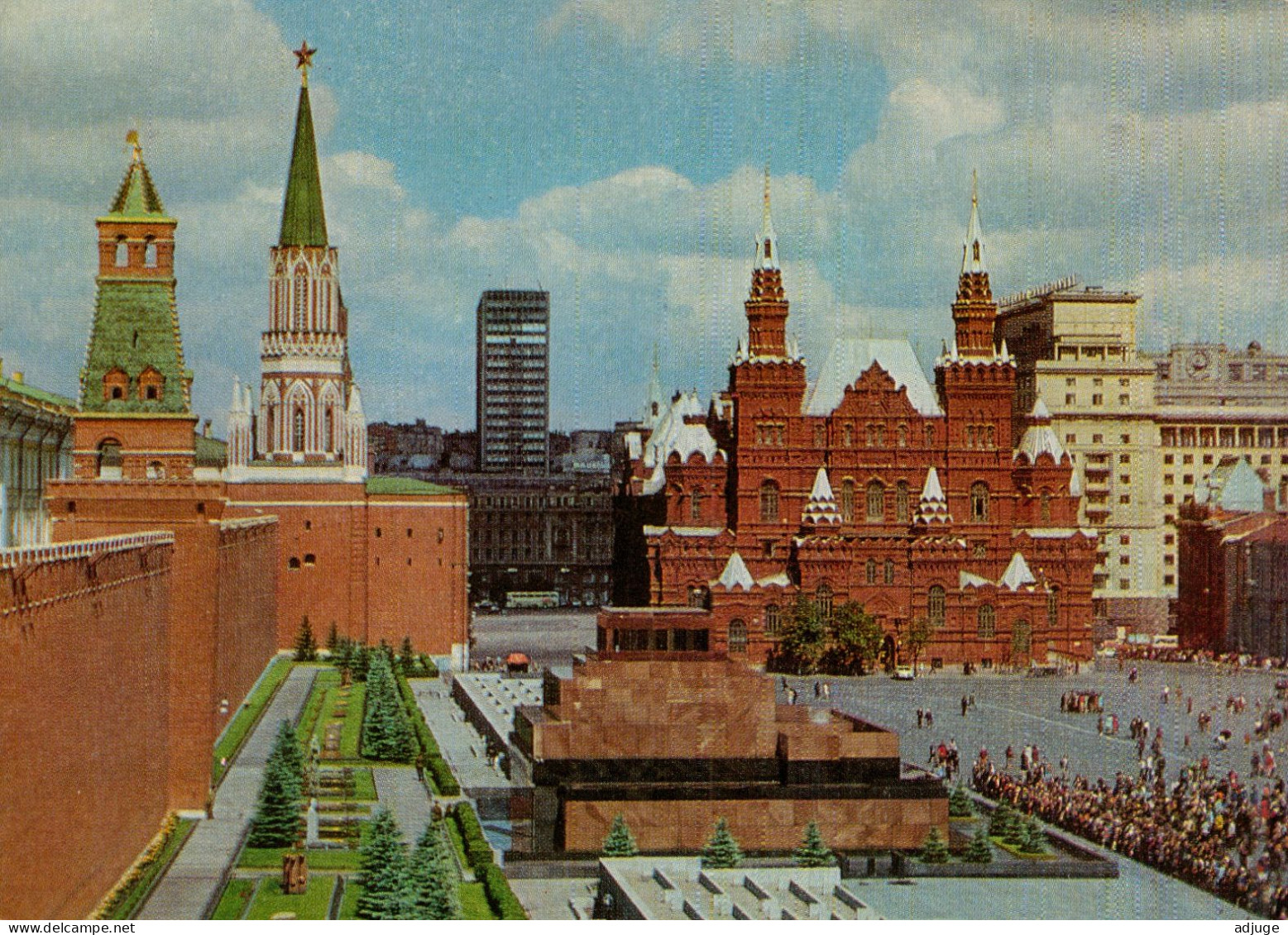 CPM- Moscou -La Place Rouge *1977 *TBE*  Cf. Scans * - Russie