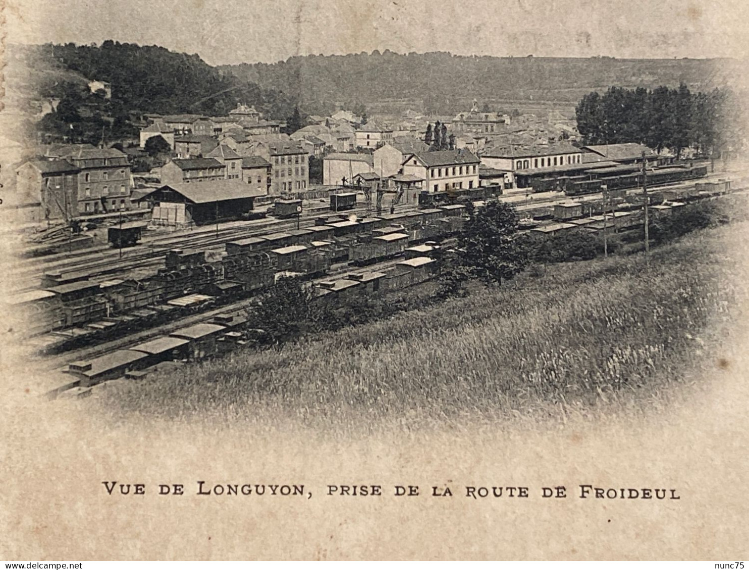 NEW  54 - LONGUYON - Vue De Longuyon, Prise De La Route De Froideul - 1902 - Longuyon