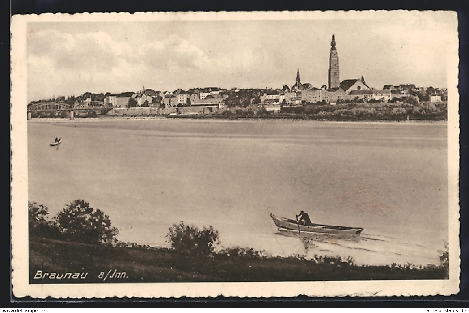 AK Braunau Am Inn, Stadtpanorama Vom Wasser Aus  - Autres & Non Classés