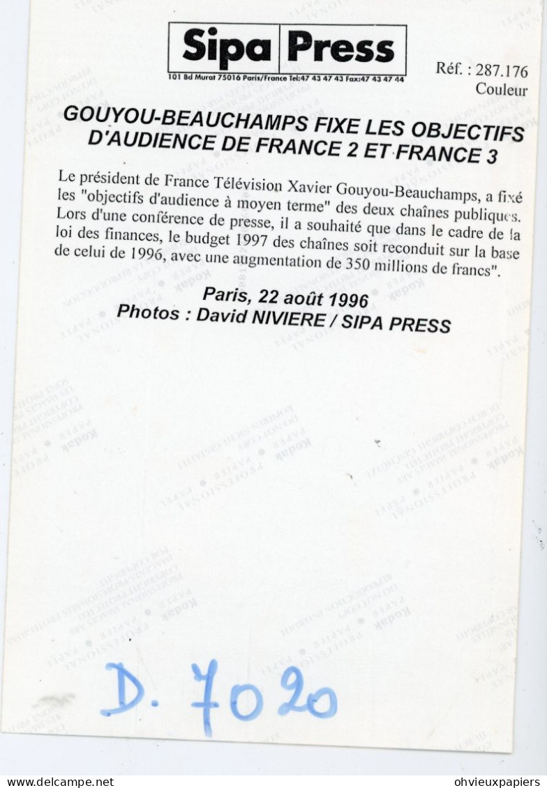 4 PHOTOS LE PDG DE FRANCE TELEVISION  XAVIER GOUYOU BEAUCHAMPS EN 1996 SIPA PRESS