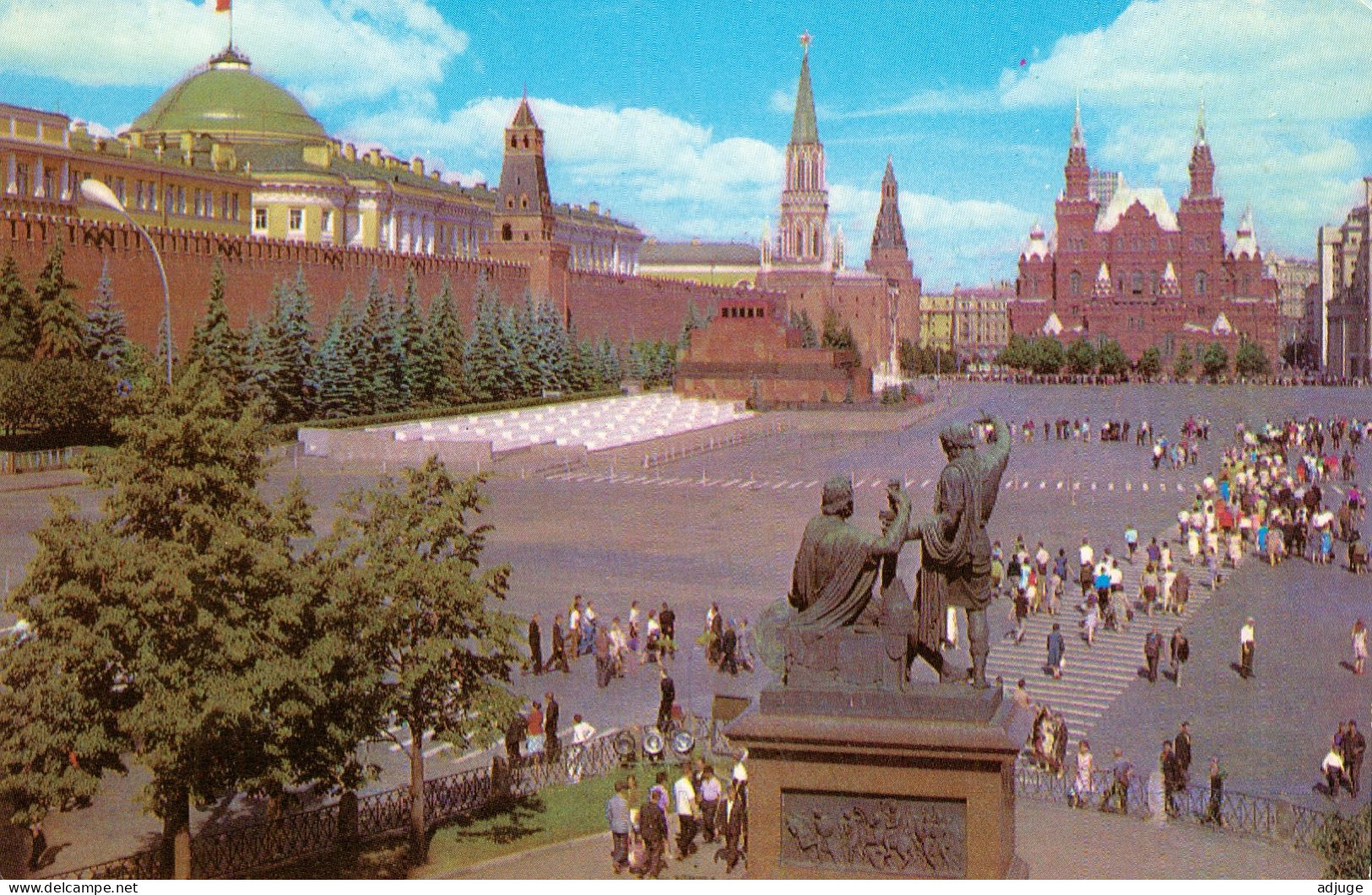 CPM- MOSCOU- La Place Rouge - 1974 *TBE*  Cf. Scans * - Russie