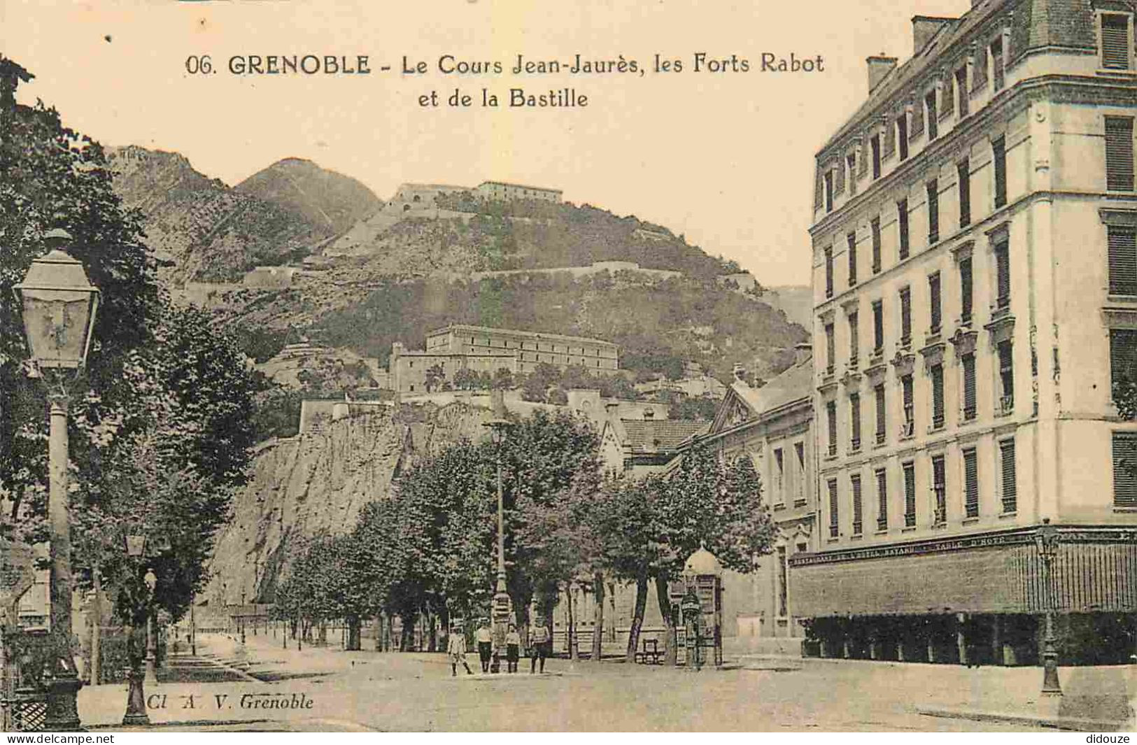 38 - Grenoble - Le Cours Jean-Jaurès Les Forts Rabot Et De La Bastille - Animée - CPA - Carte Provenant D'un Carnet - Vo - Grenoble