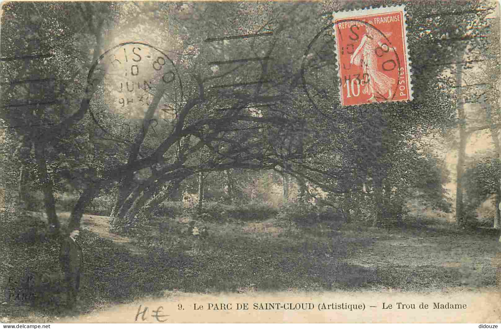 92 - Saint Cloud - Parc De Saint Cloud - Le Trou De Madame - Animée - CPA - Voir Scans Recto-Verso - Saint Cloud