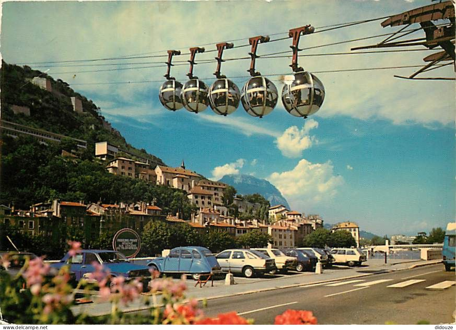 Automobiles - Grenoble - Téléphérique De La Bastille - CPM - Voir Scans Recto-Verso - Passenger Cars