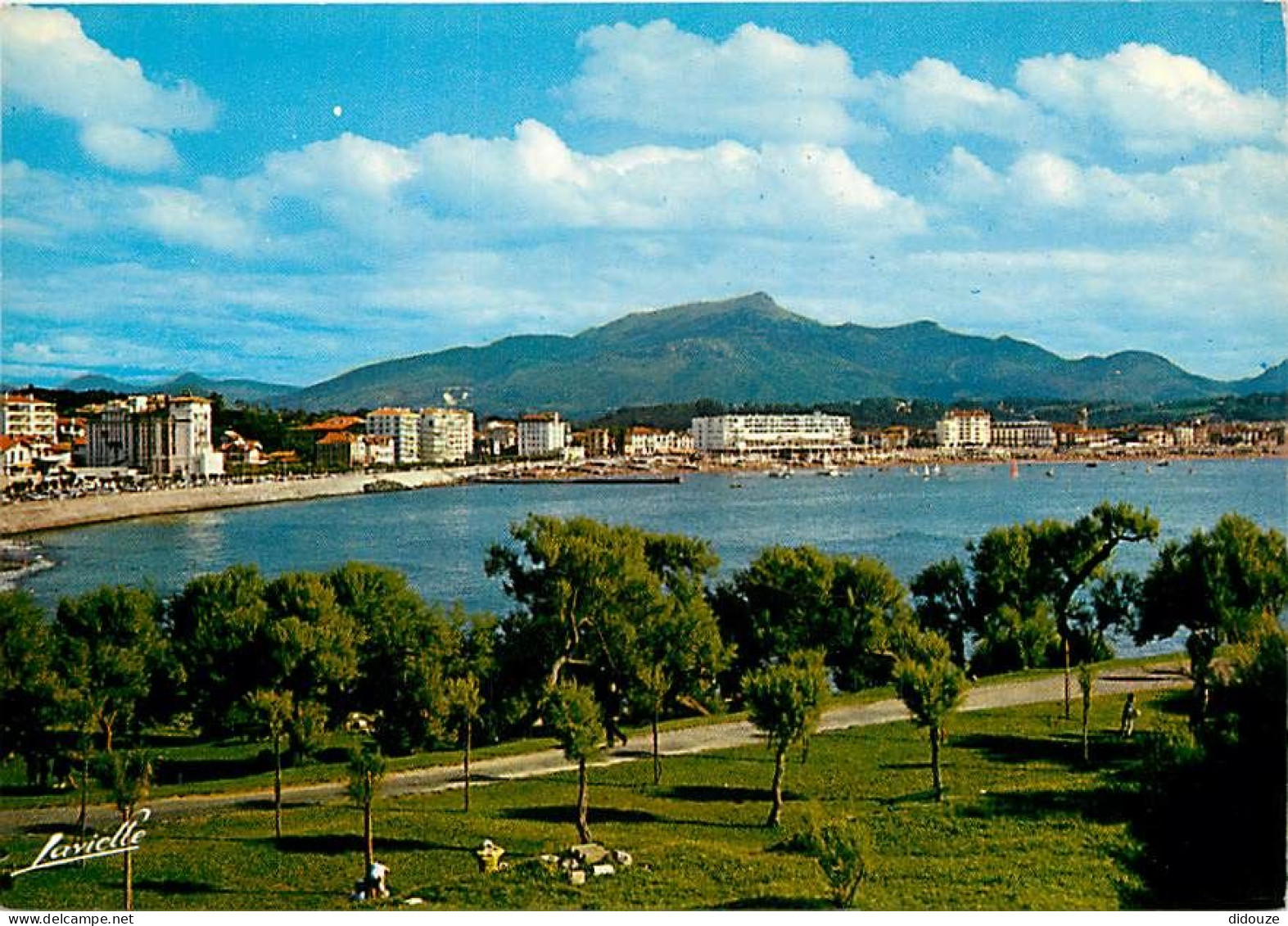 64 - Saint Jean De Luz - Vue Générale Sur La Baie  La Plage Et Le Casino. Au Fond : La Rhune - Carte Neuve - CPM - Voir  - Saint Jean De Luz