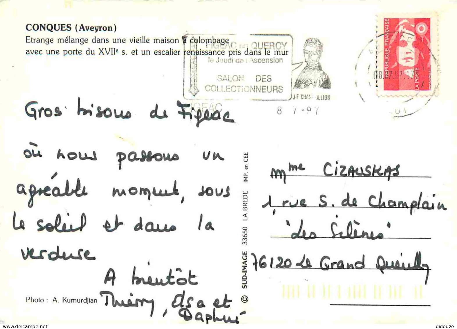 12 - Conques En Rouergue - Etrange Mélange Dans Une Vieille Maison à Colombage Avec Une Porte Du XVIIe S Et Un Escalier  - Autres & Non Classés