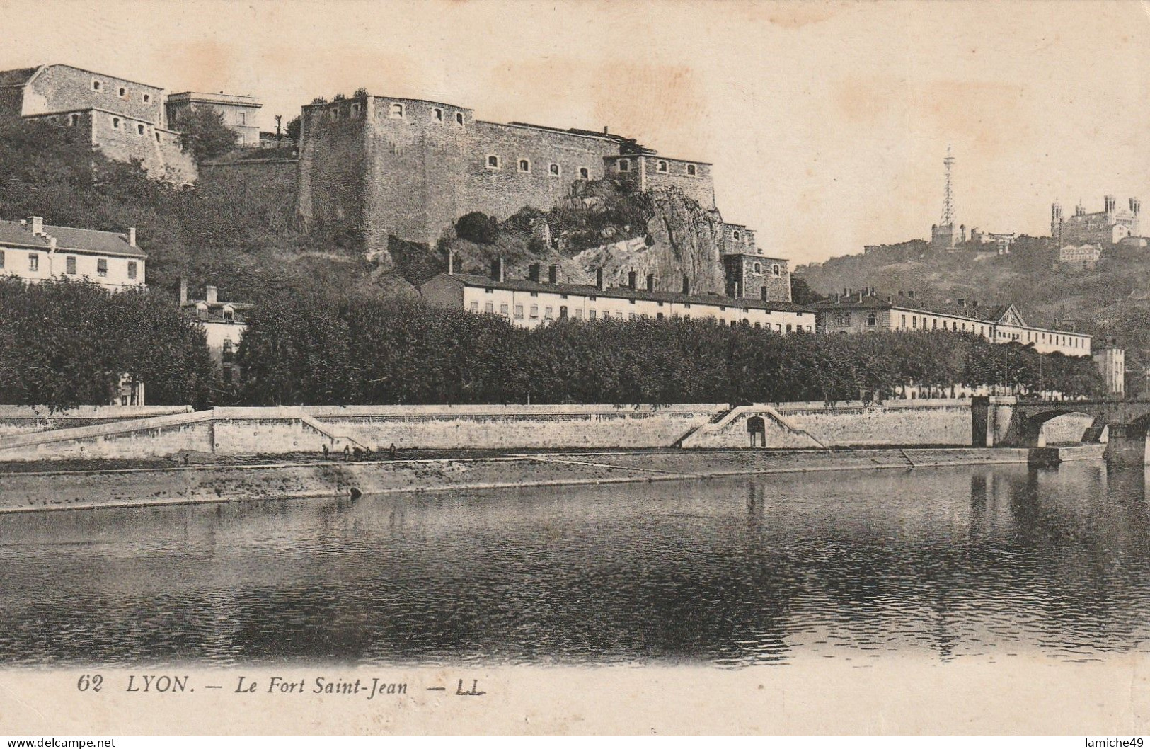 Lyon Vue Sur La Saône Le Fort Saint Jean Et Fourvière Circulée 1919 Tampon Magasin Part Dieu - Autres & Non Classés