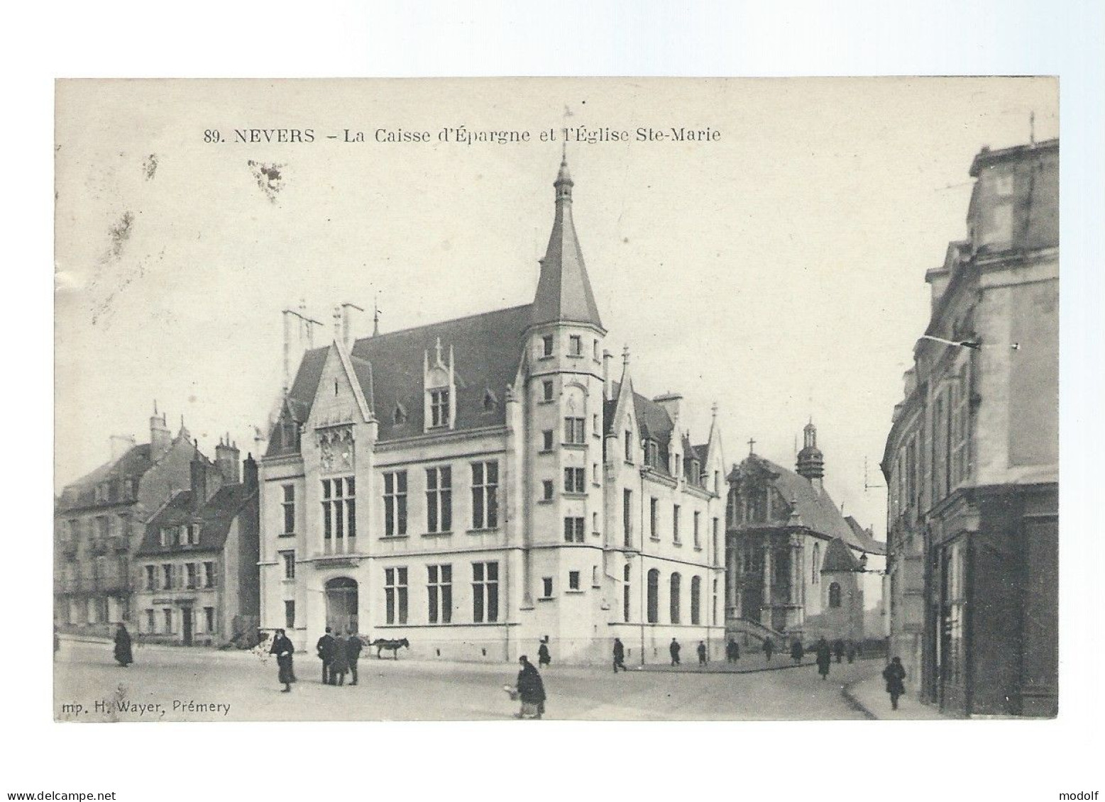 CPA - 58 - Nevers - La Caisse D'Epargne Et L'Eglise Ste-Marie - Animée - Circulée En 1921 - Nevers
