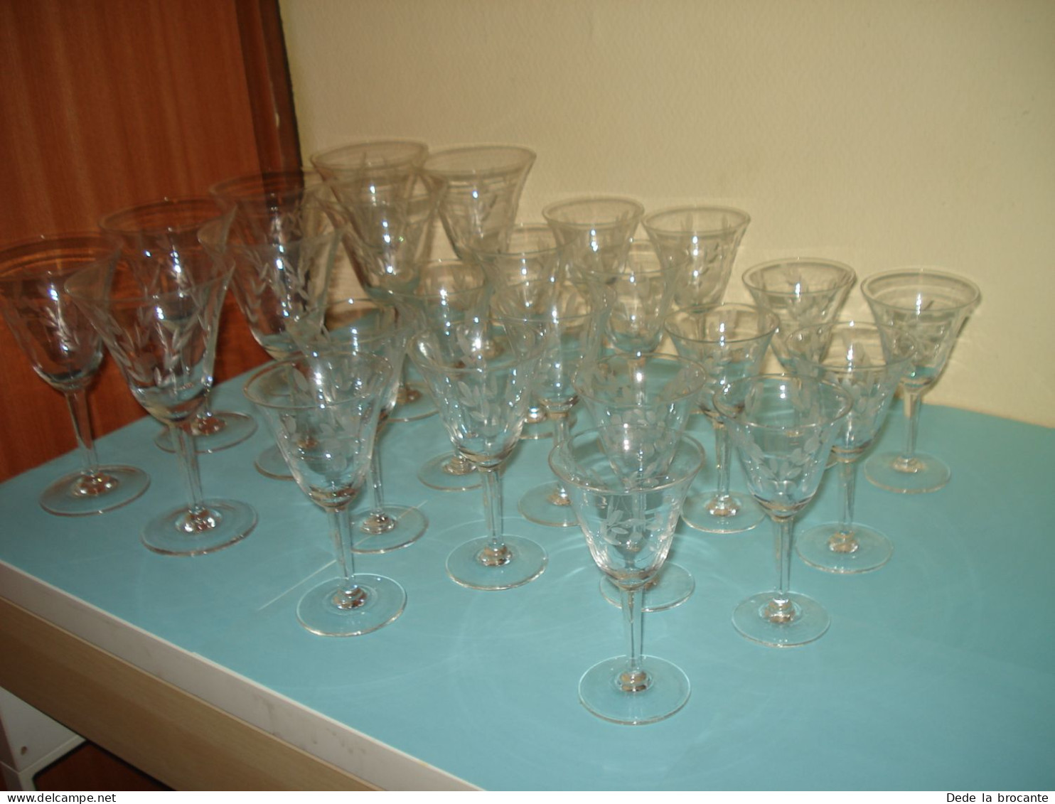 O19/ Service 24 Verres Taillés Art Nouveau Cristal ? - 8 Eau + 9 Rouge + 7 Blanc - Verre & Cristal