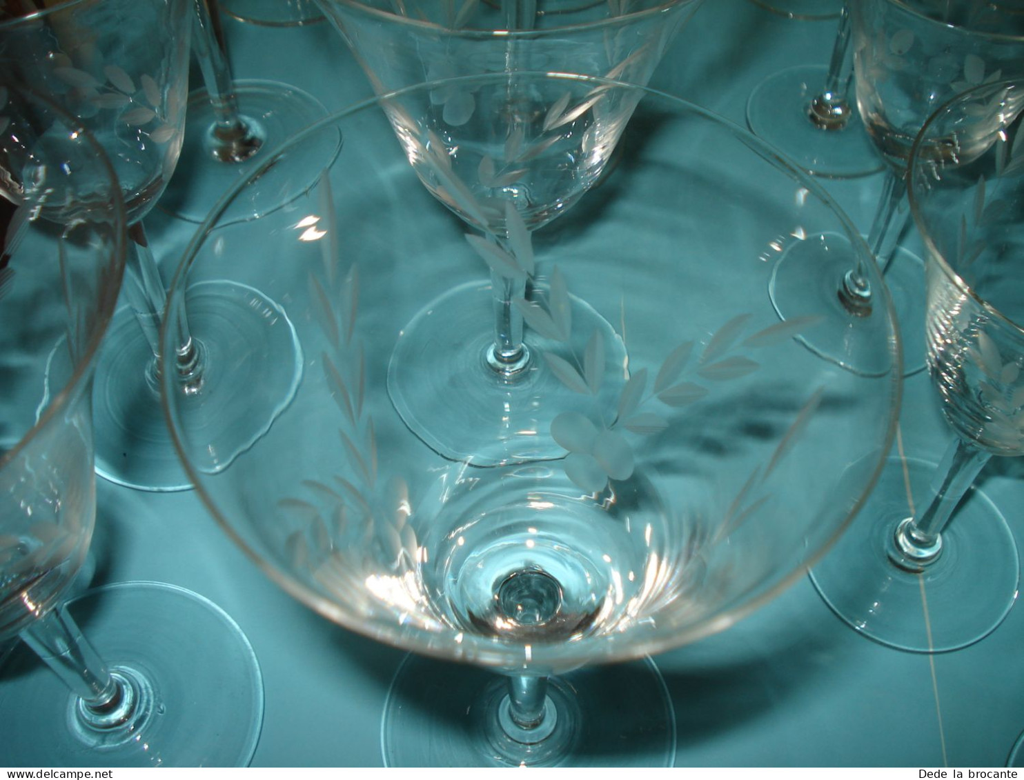 O19/ Service 24 Verres Taillés Art Nouveau Cristal ? - 8 Eau + 9 Rouge + 7 Blanc - Glass & Crystal