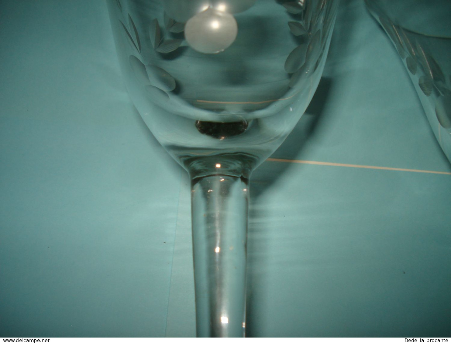 O19/ Service 24 verres taillés art nouveau cristal ? - 8 eau + 9 Rouge + 7 blanc