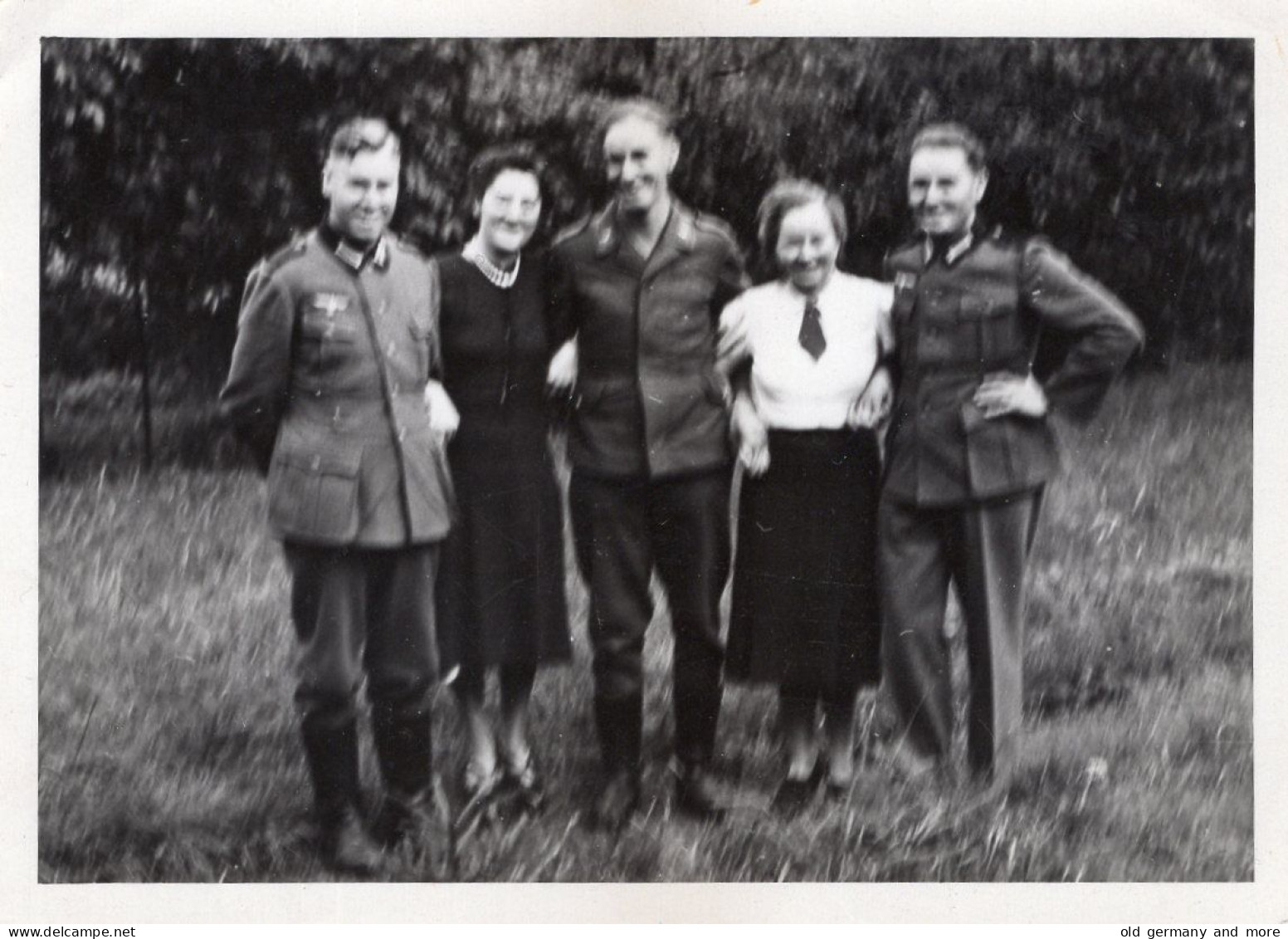 WWII Soldaten Mit Ihren Frauen - Guerra, Militari