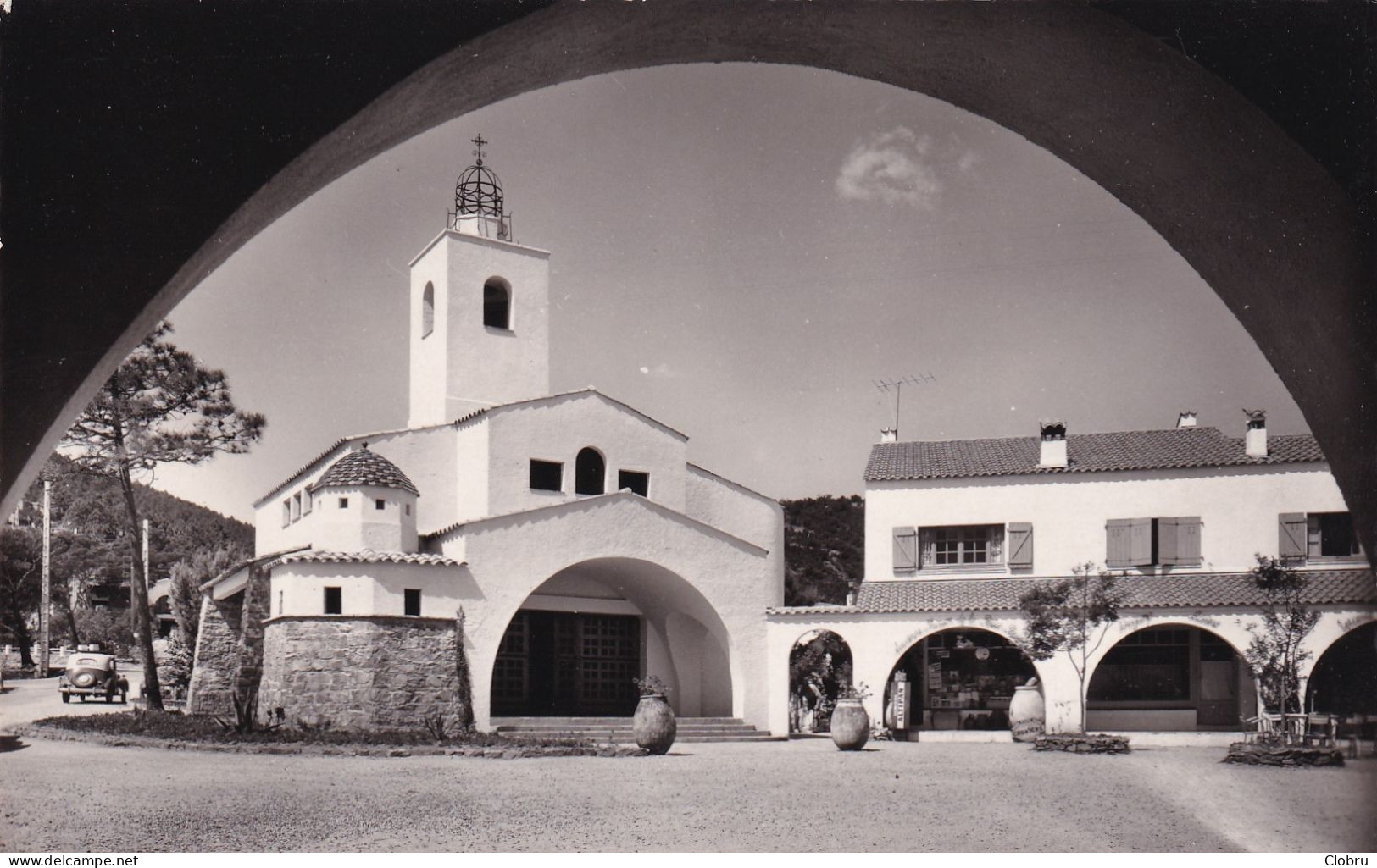 83, Calanques Des Issambres, La Place Du Village - Les Issambres