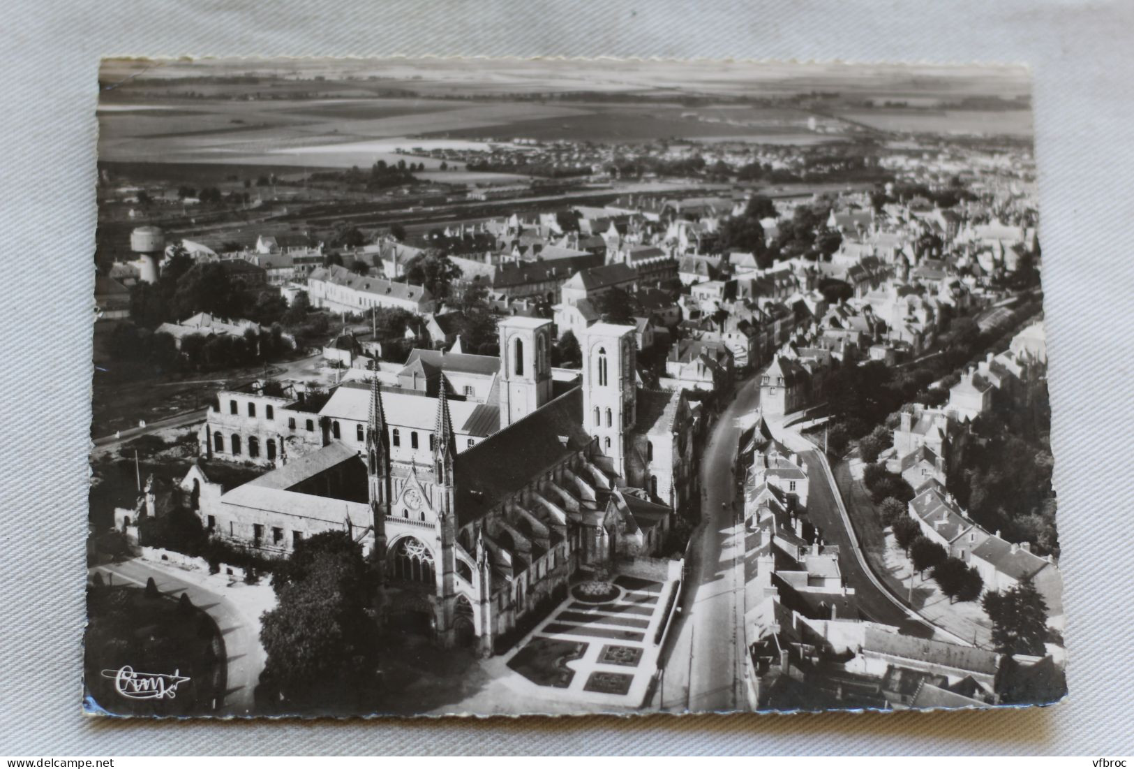 Cpm 1957, Laon, Vue Aérienne, L'église Saint Marin, Aisne 02 - Laon