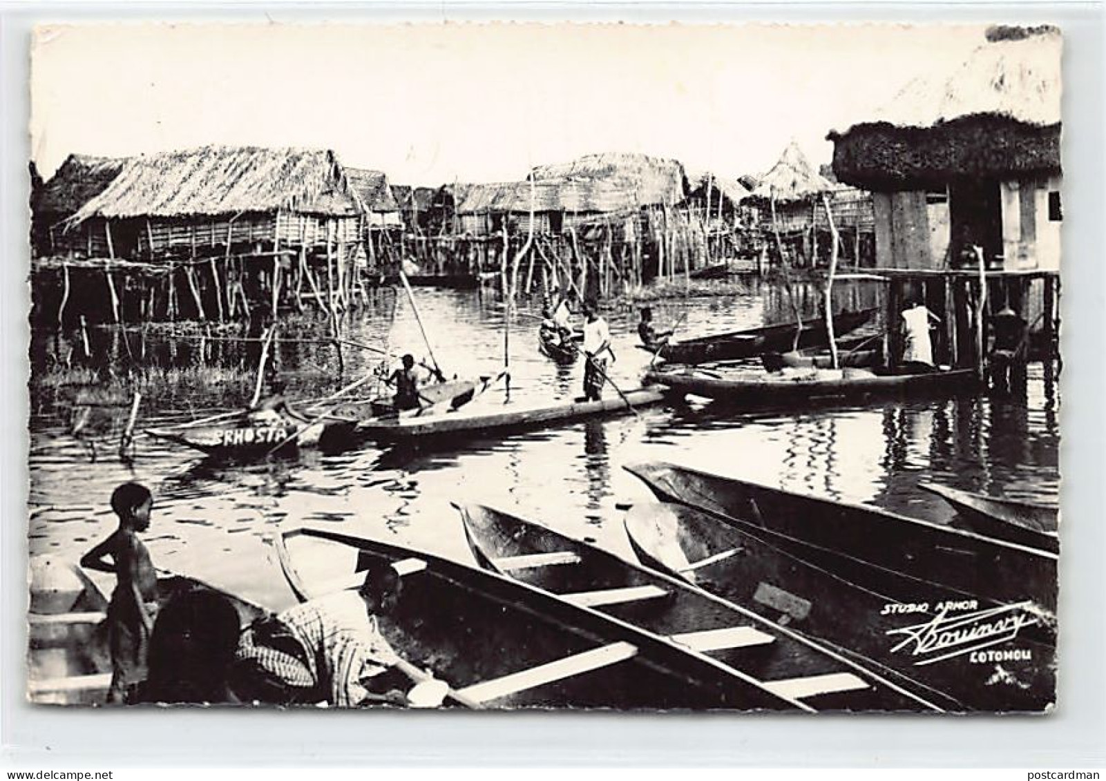 Bénin - COTONOU - Village Lacustre - CARTE PHOTO - Ed. R. Rouinvy  - Benin