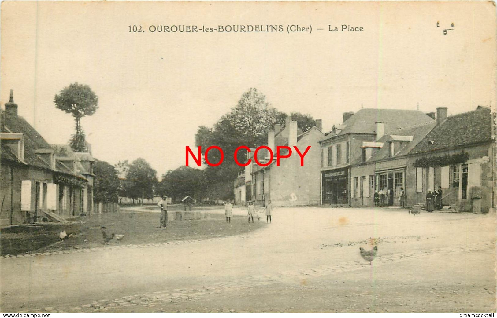 18 OUROUER-LES-BOURDELINS. Epicerie Et Café Sur La Place - Andere & Zonder Classificatie